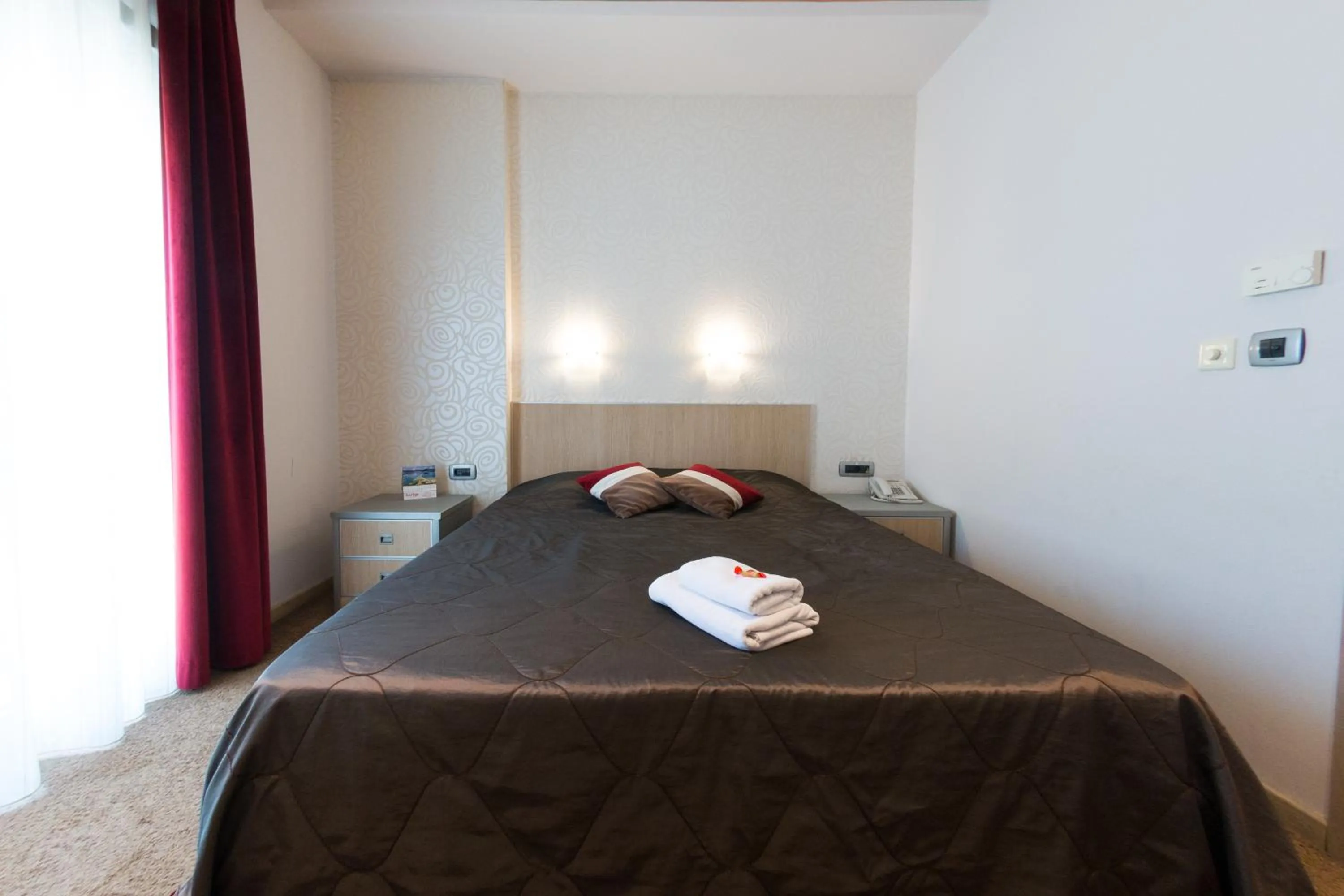 Bed in Garni Hotel Vigor - EV station