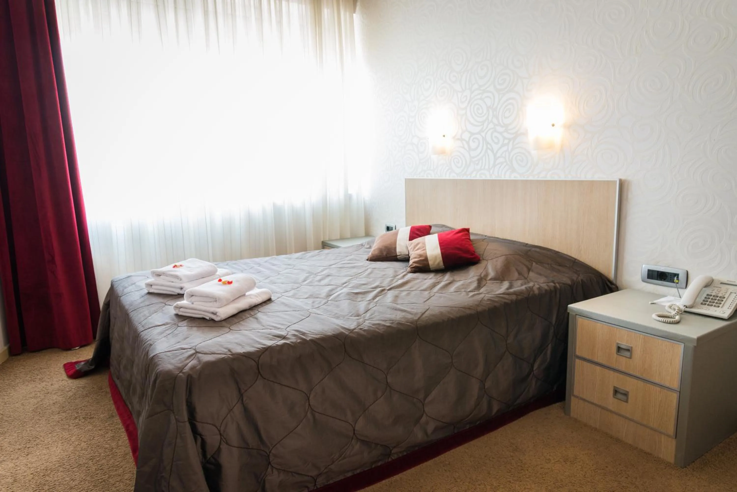 Bed in Garni Hotel Vigor - EV station