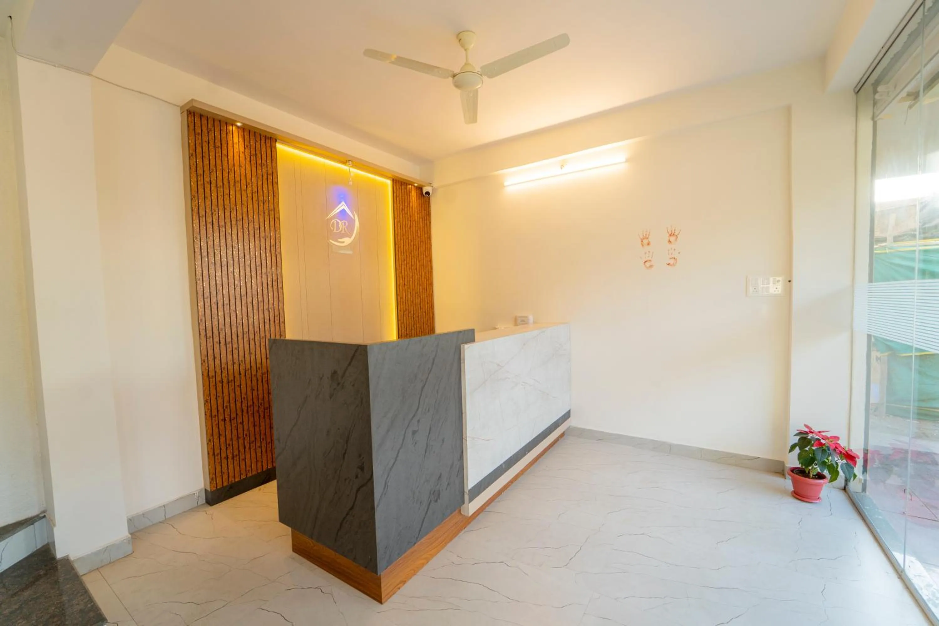 Facade/entrance in Dhimahi Residency