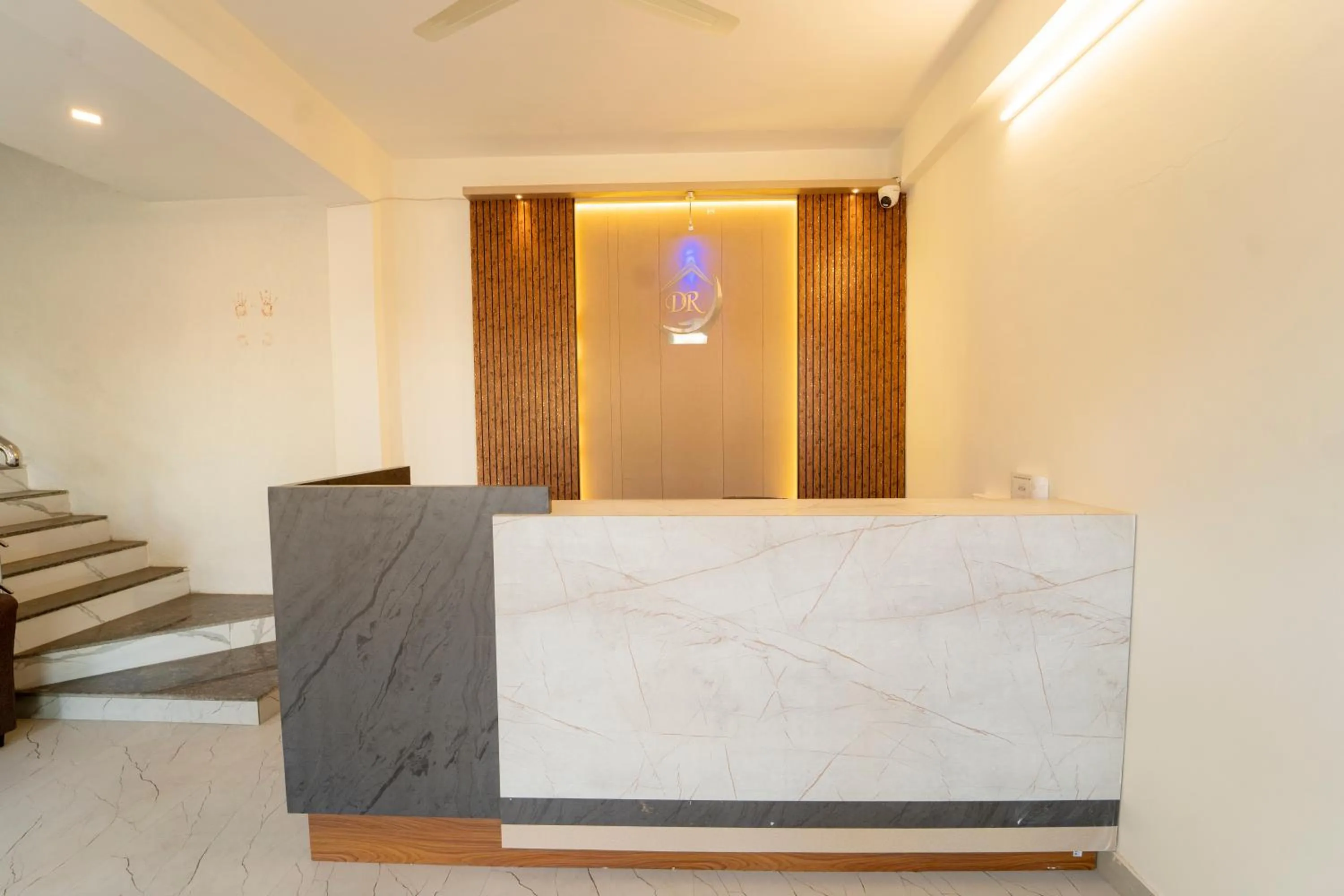 Facade/entrance in Dhimahi Residency