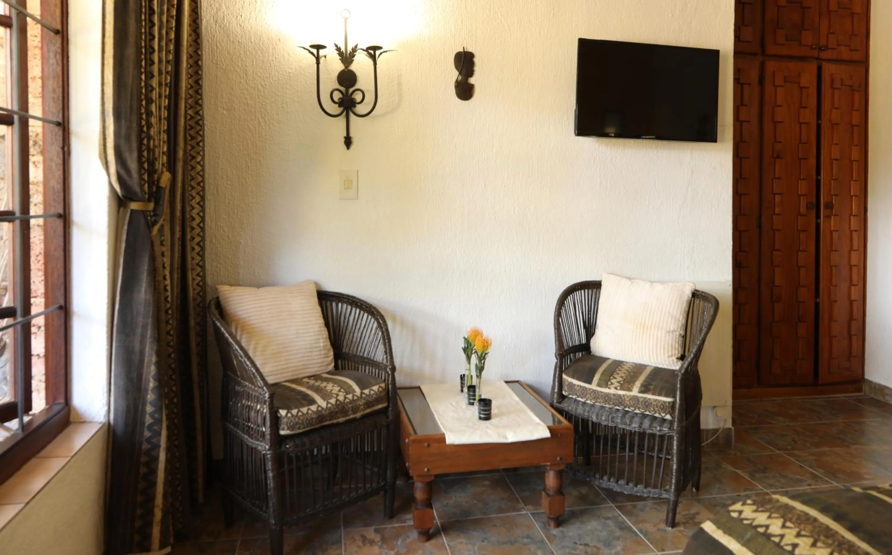 Seating area in Villa Ticino Guest House
