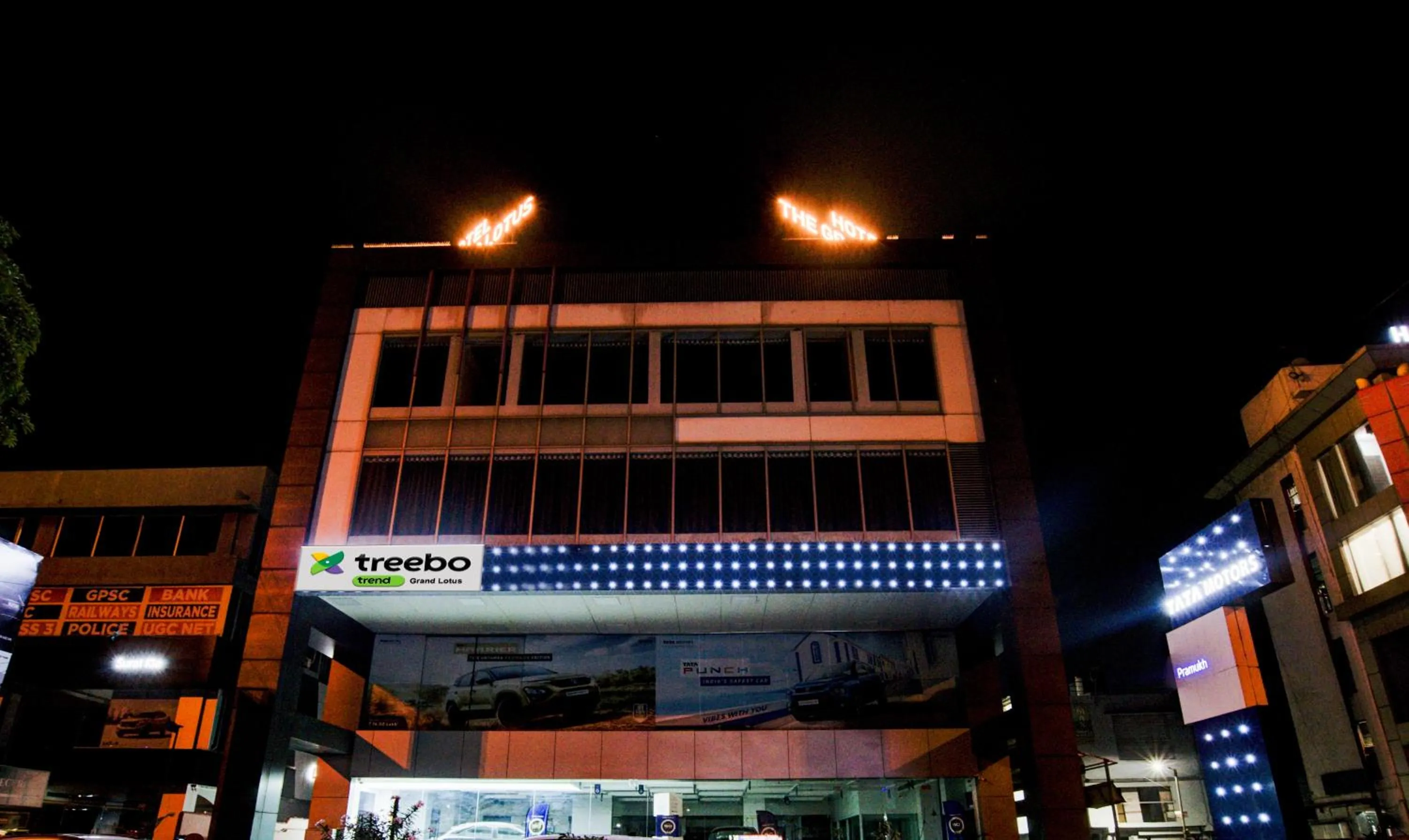 Property building in Treebo Grand Lotus - 3 km from Textile Market