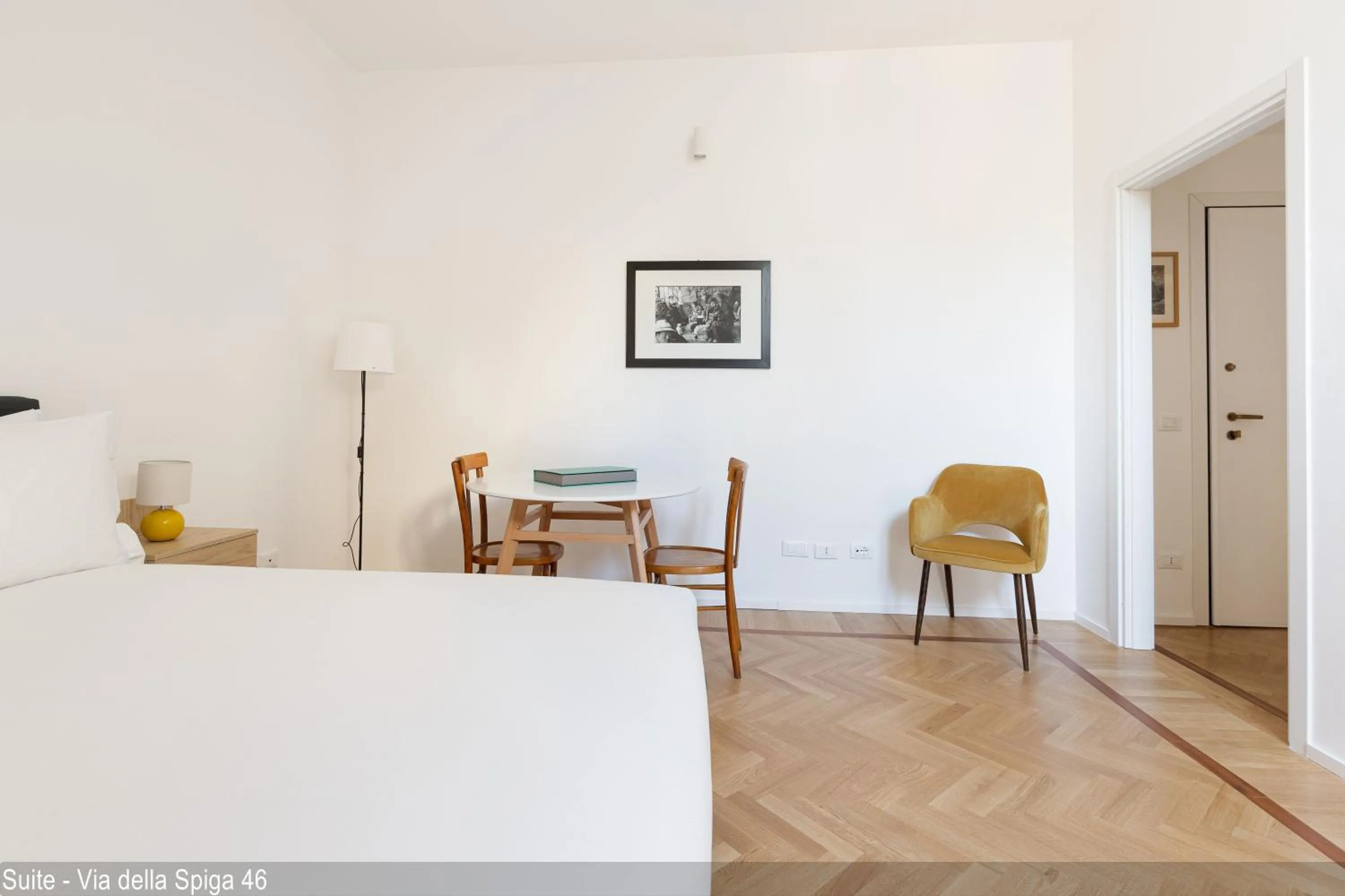 Bed in Brera Apartments in Via della Spiga