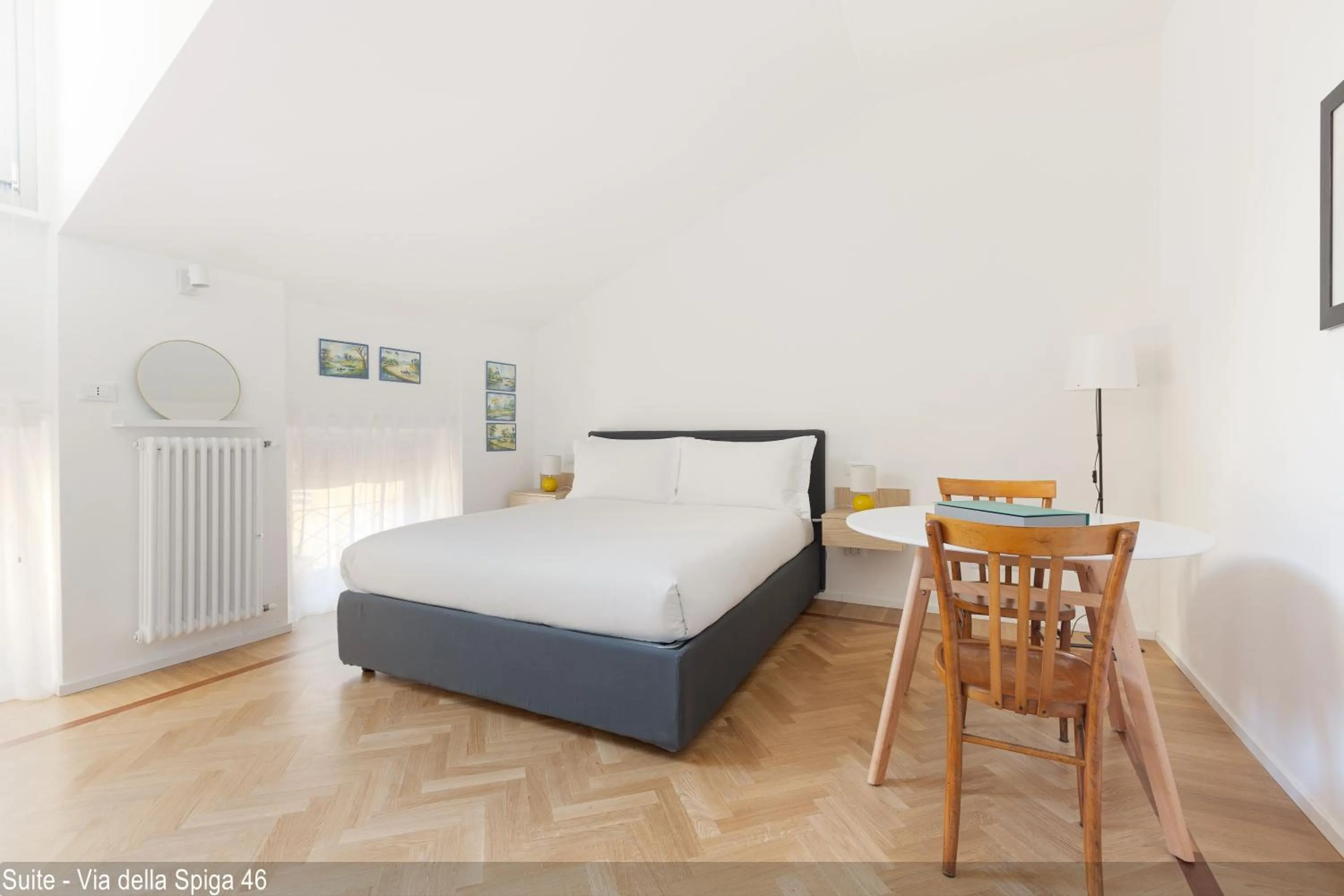 Bed in Brera Apartments in Via della Spiga