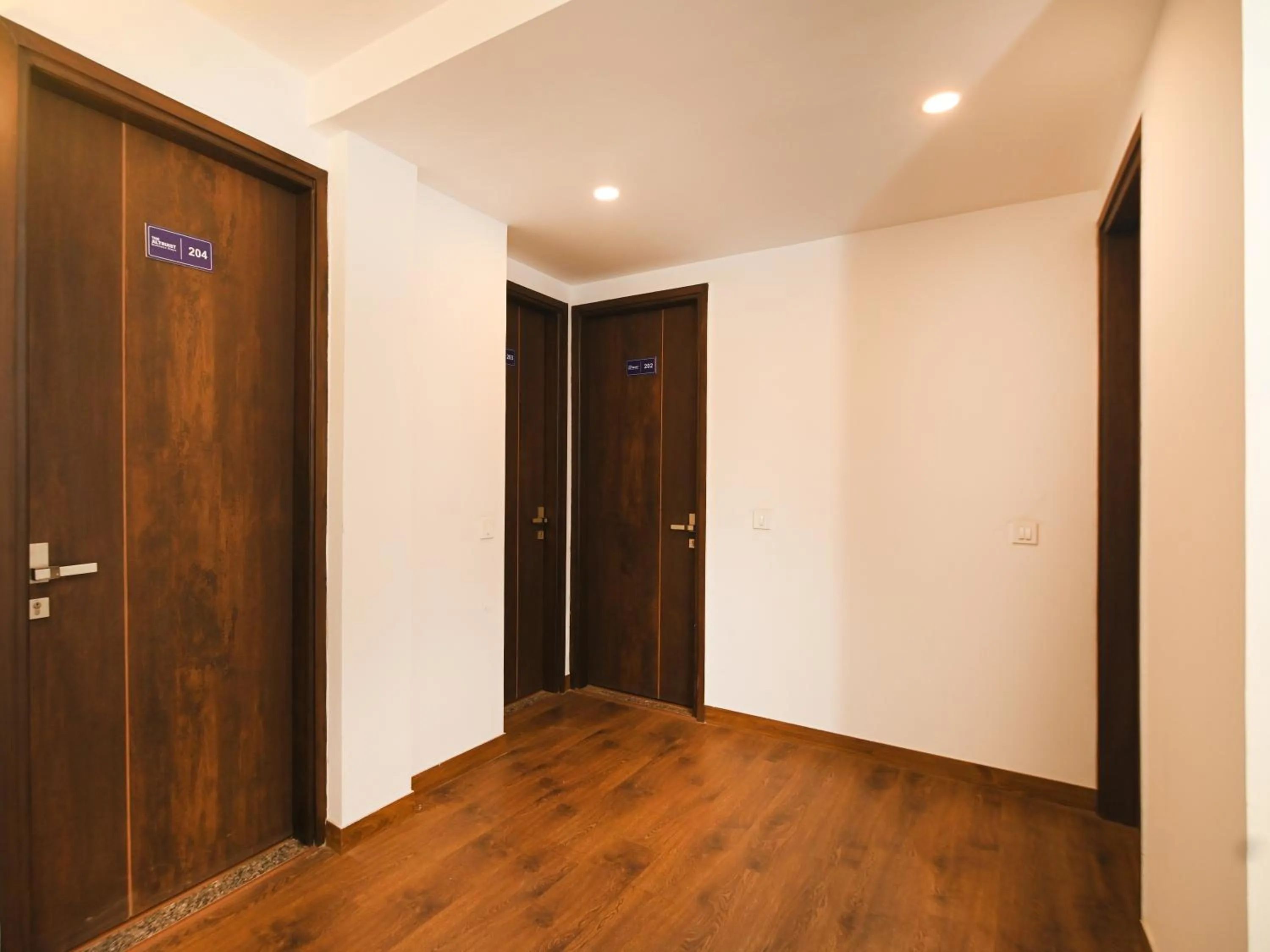 The Altruist Business Stays , DLF Phase 3