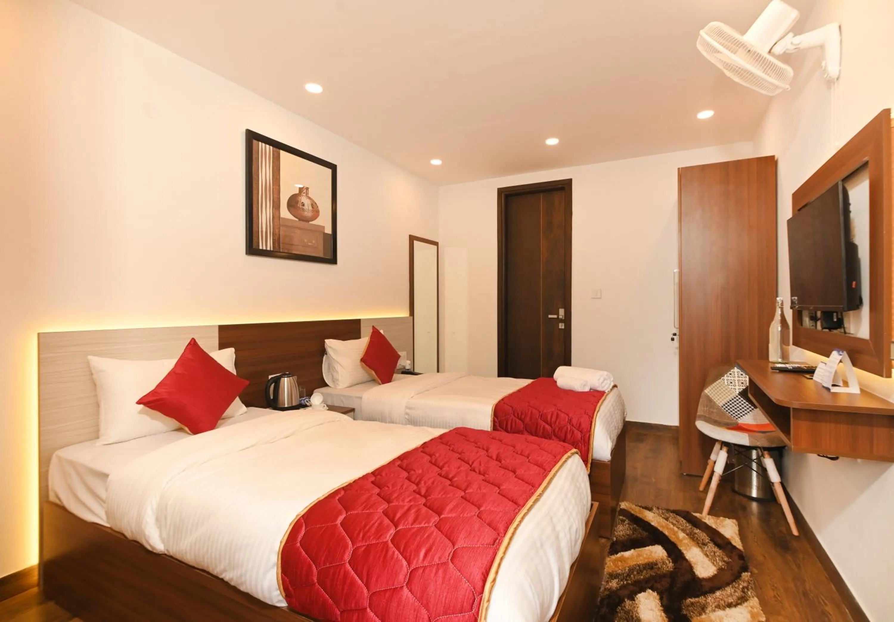 TV and multimedia, Bed in The Altruist Business Stays , DLF Phase 3