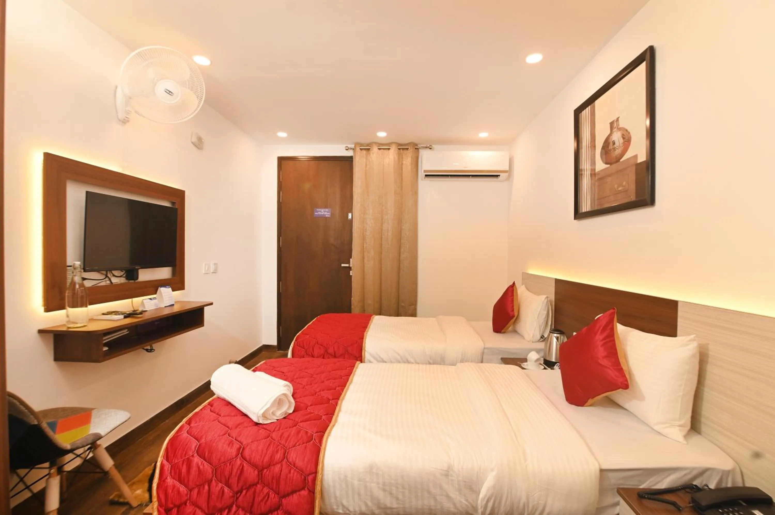 air conditioner, Bed in The Altruist Business Stays , DLF Phase 3