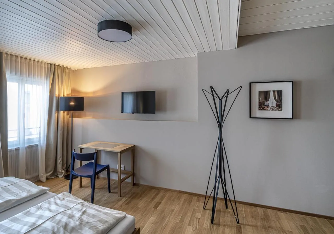 Shower, Bed in Gasthof Löwen Tosters