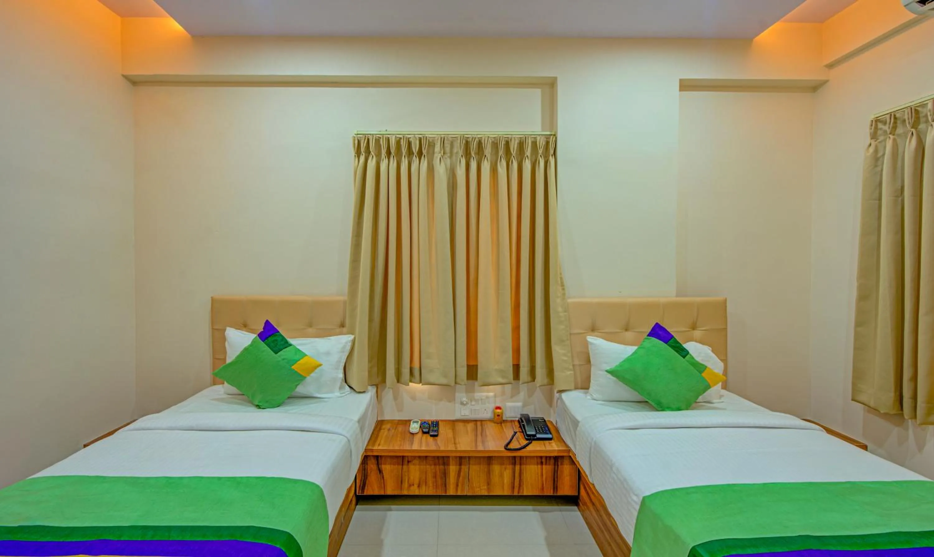 Bedroom, Bed in Treebo Global Stay, Uttarahalli