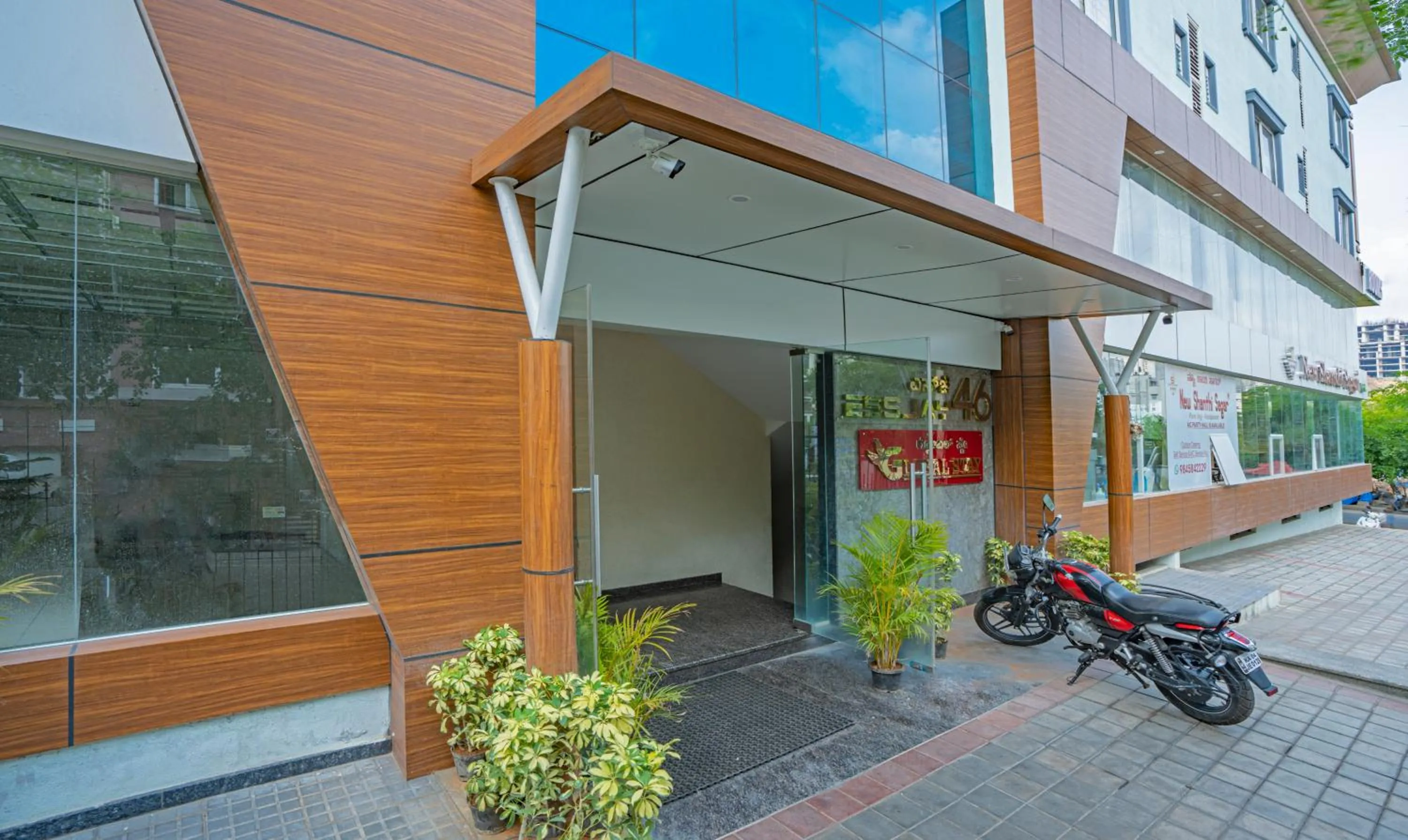 Facade/entrance in Treebo Global Stay, Uttarahalli