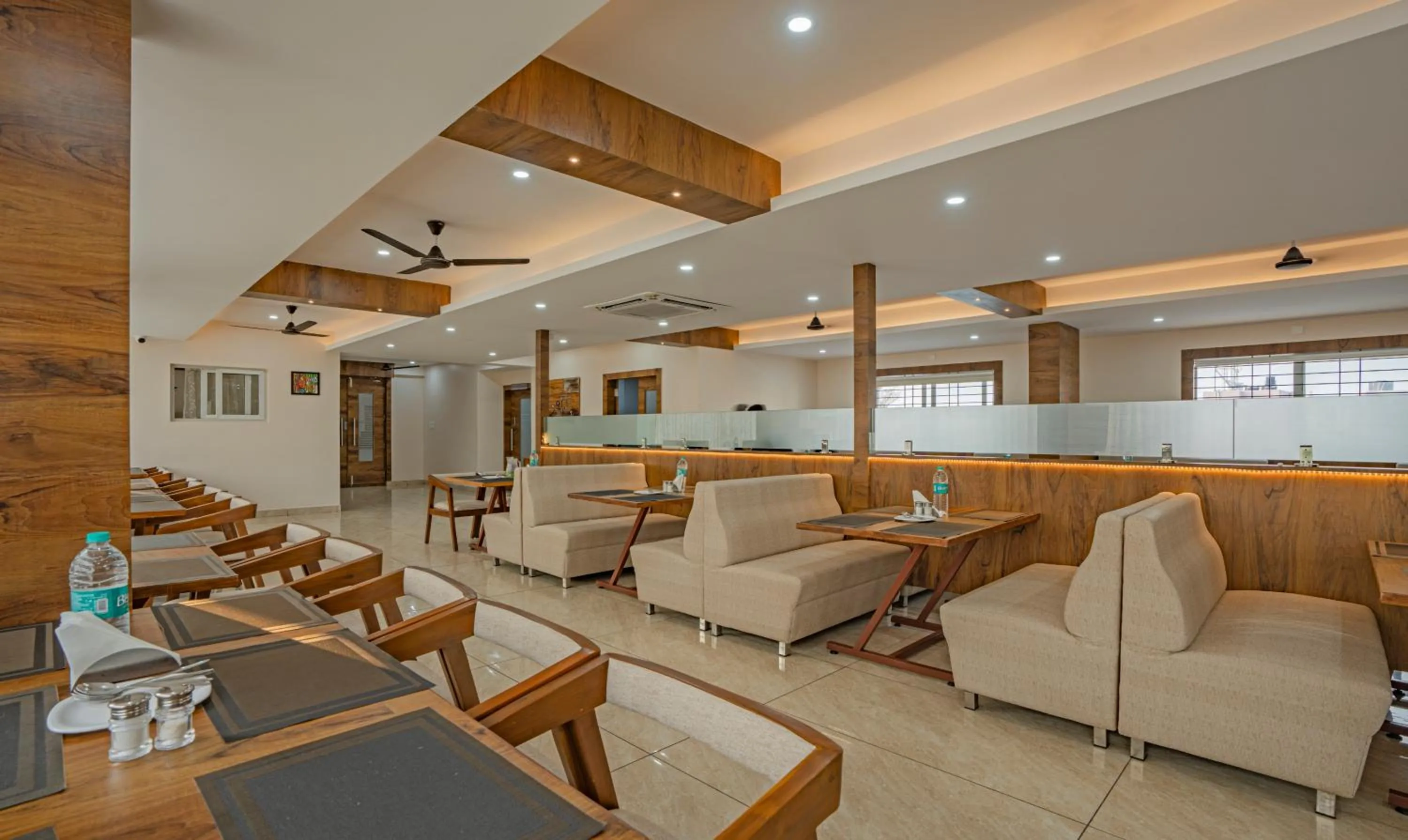 Restaurant/places to eat in Treebo Global Stay, Uttarahalli