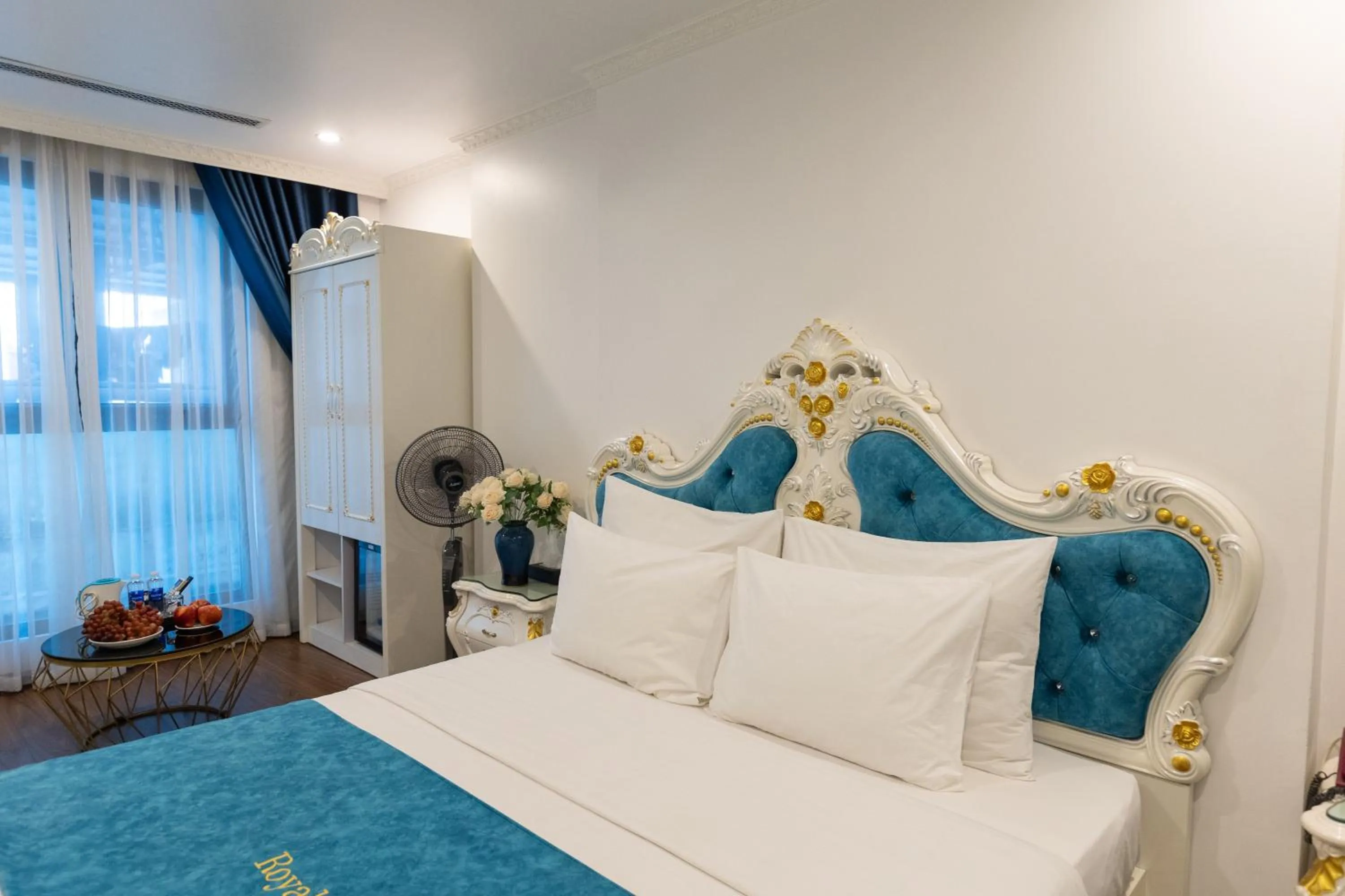 Bed in Royal Hotel Thanh Trì