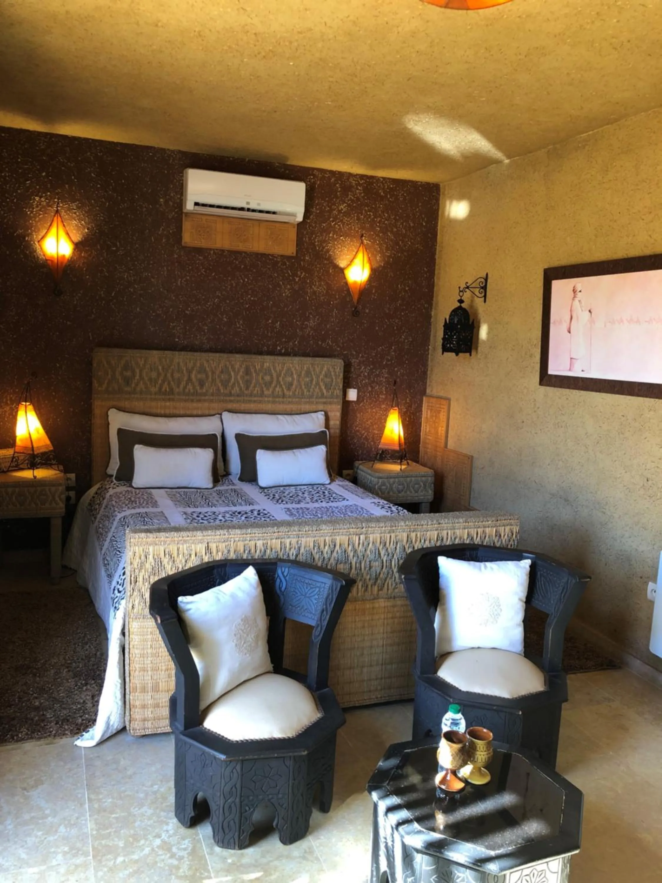 Photo of the whole room, Bed in Riad Soleil D'orient