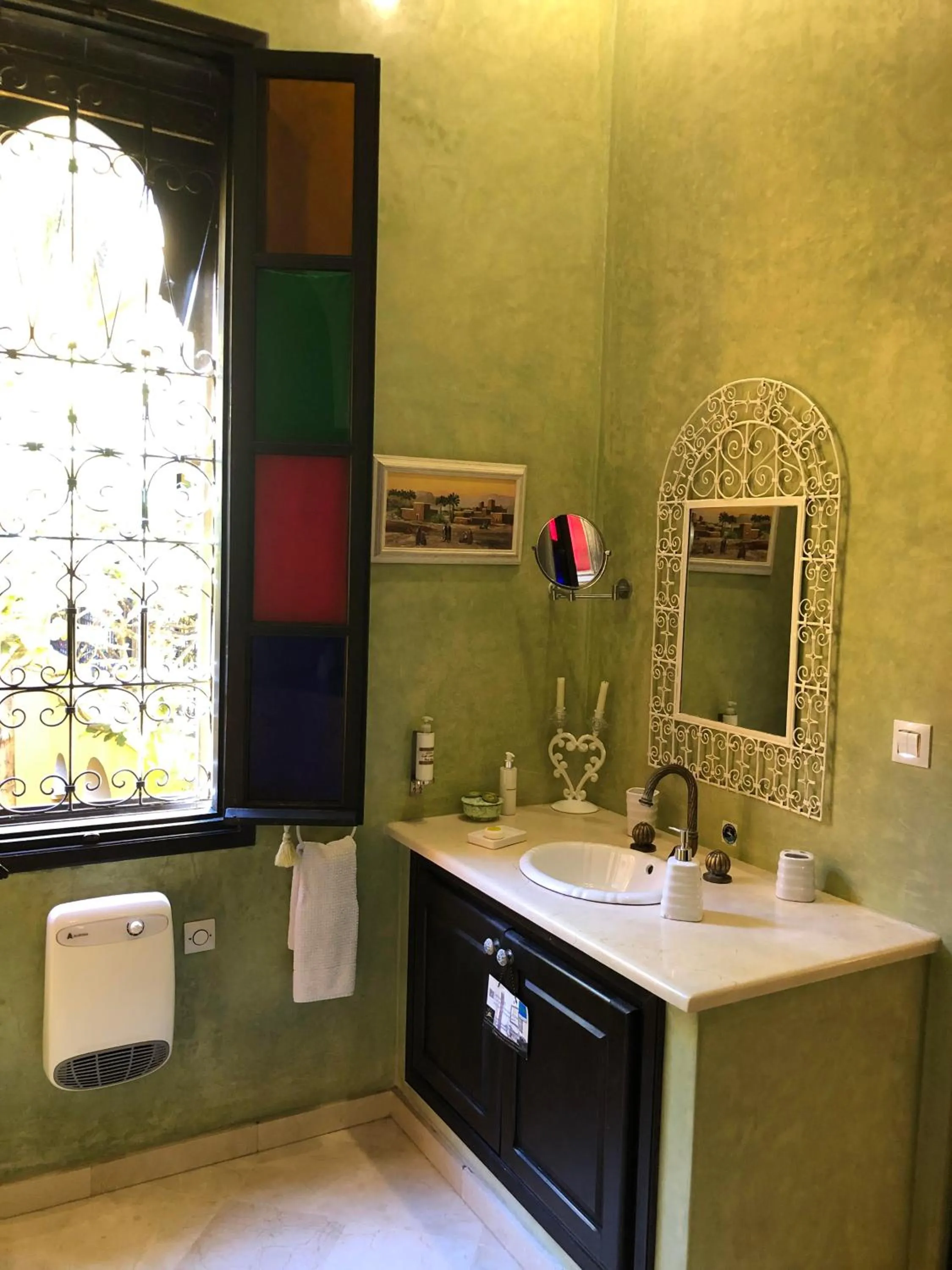 Bathroom in Riad Soleil D'orient