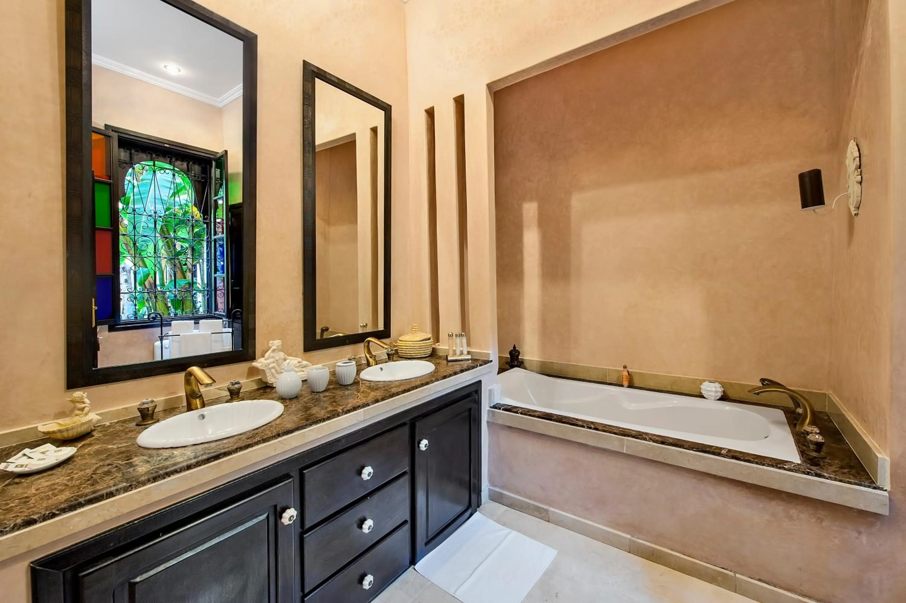 Bathroom in Riad Soleil D'orient