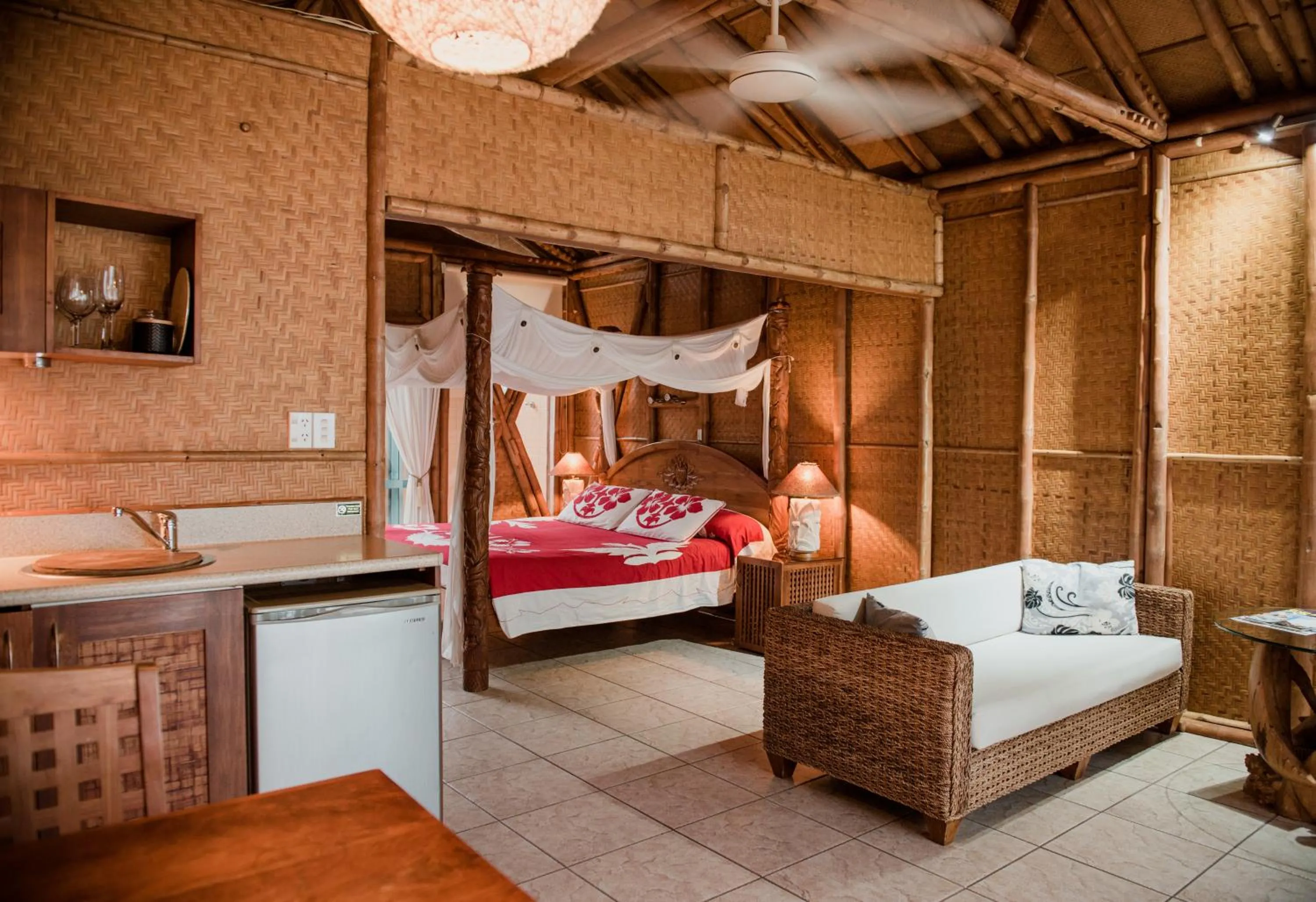 Photo of the whole room, Bed in Magic Reef Bungalows