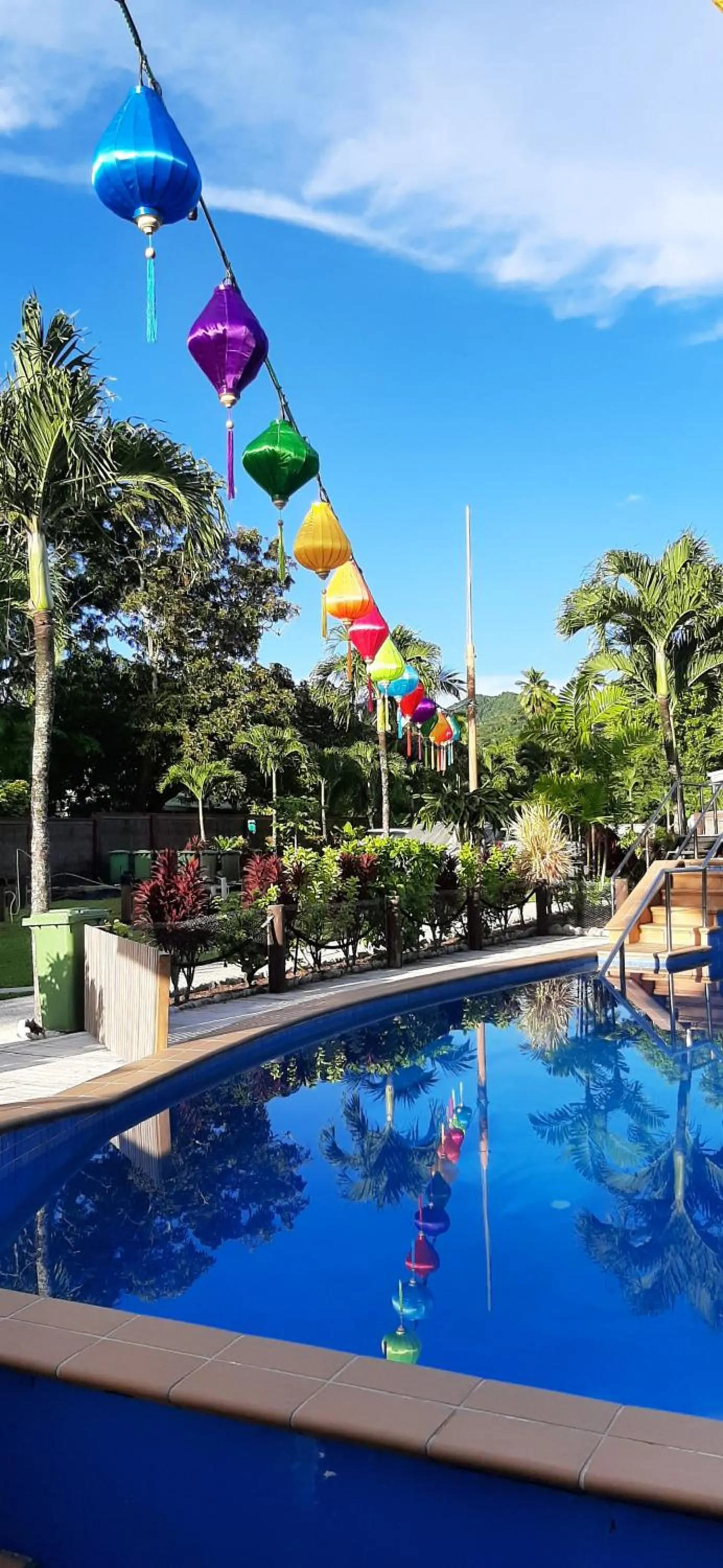 Swimming pool in Magic Reef Bungalows