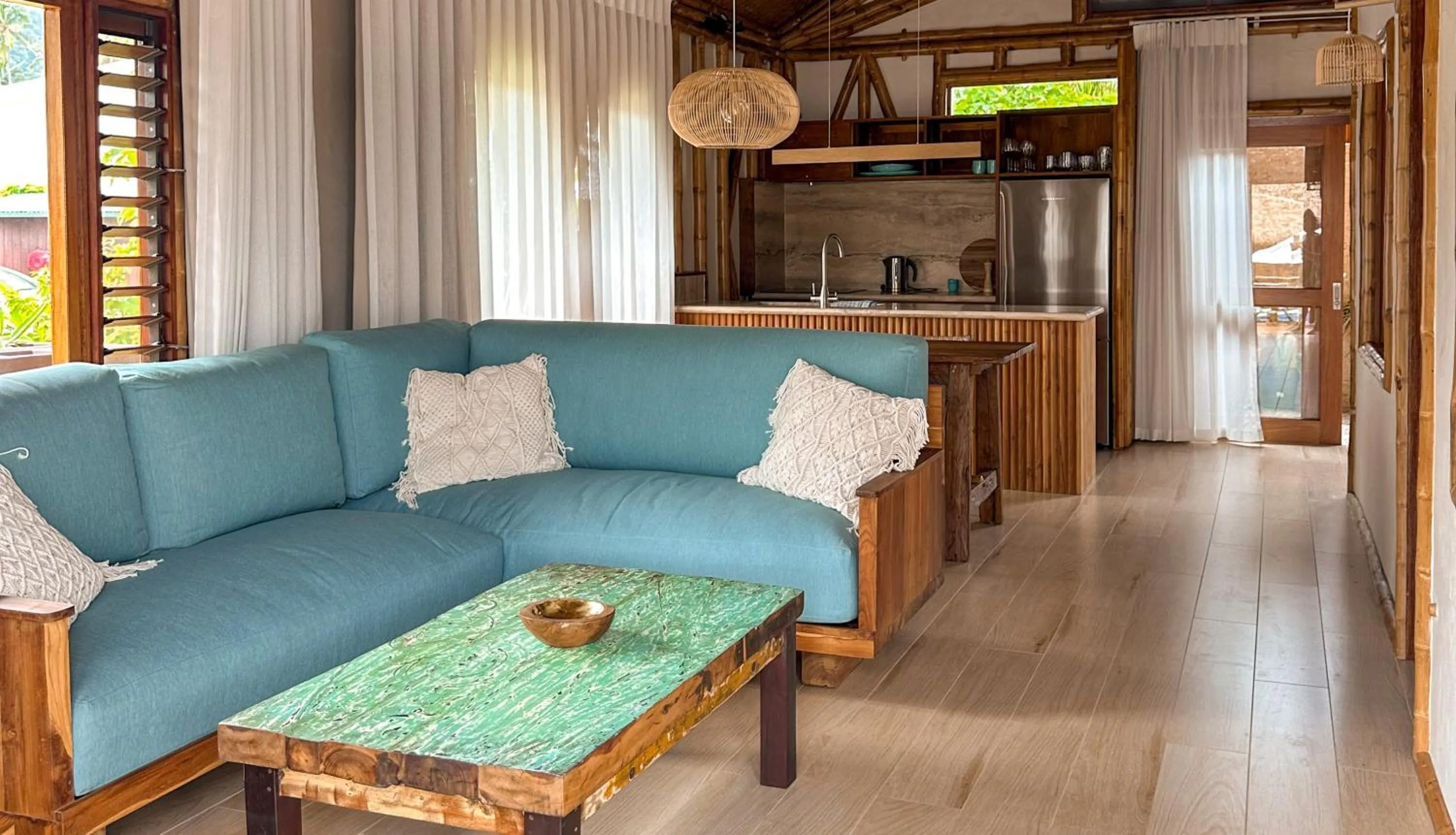 Kitchen or kitchenette in Magic Reef Bungalows
