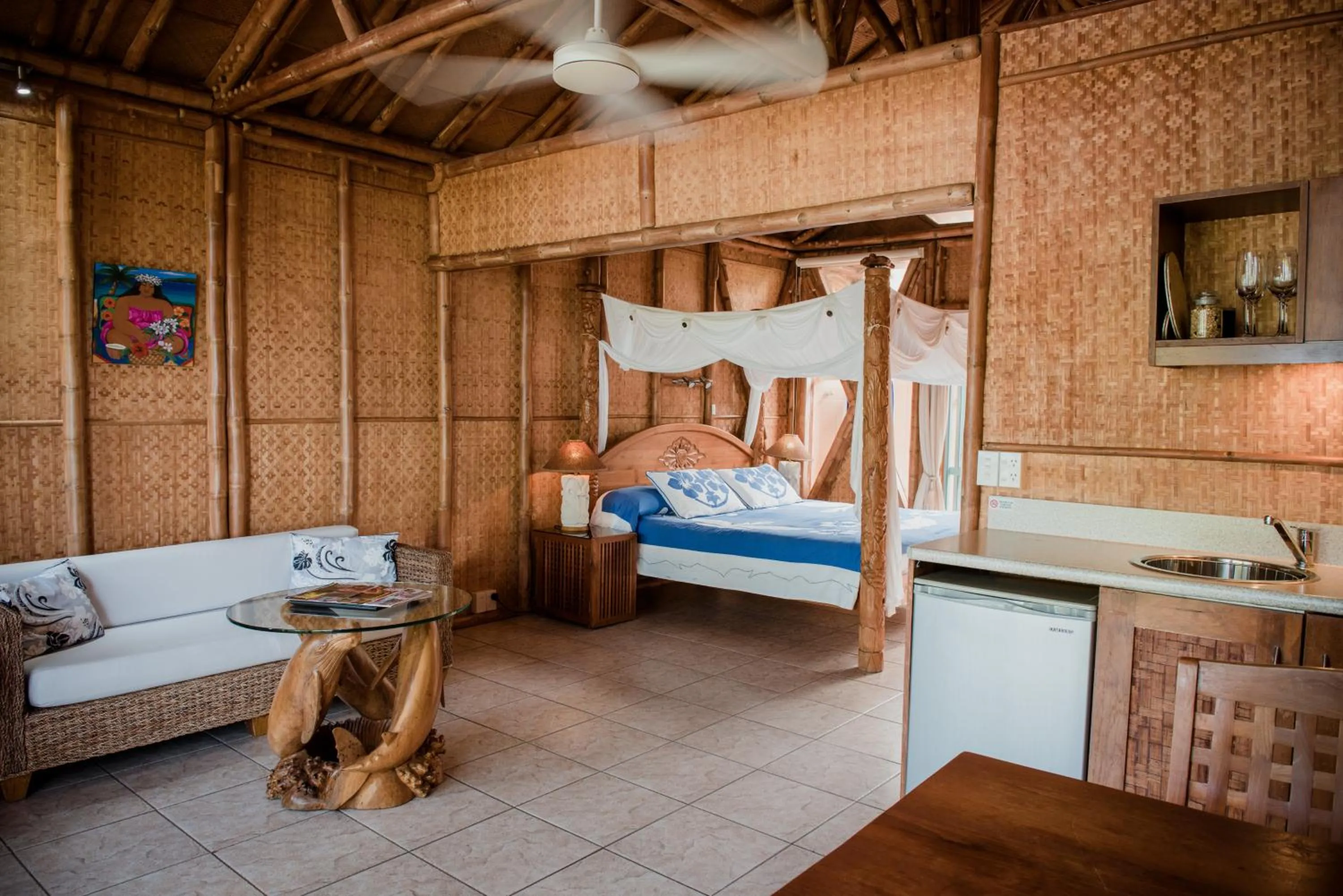Photo of the whole room, Bed in Magic Reef Bungalows