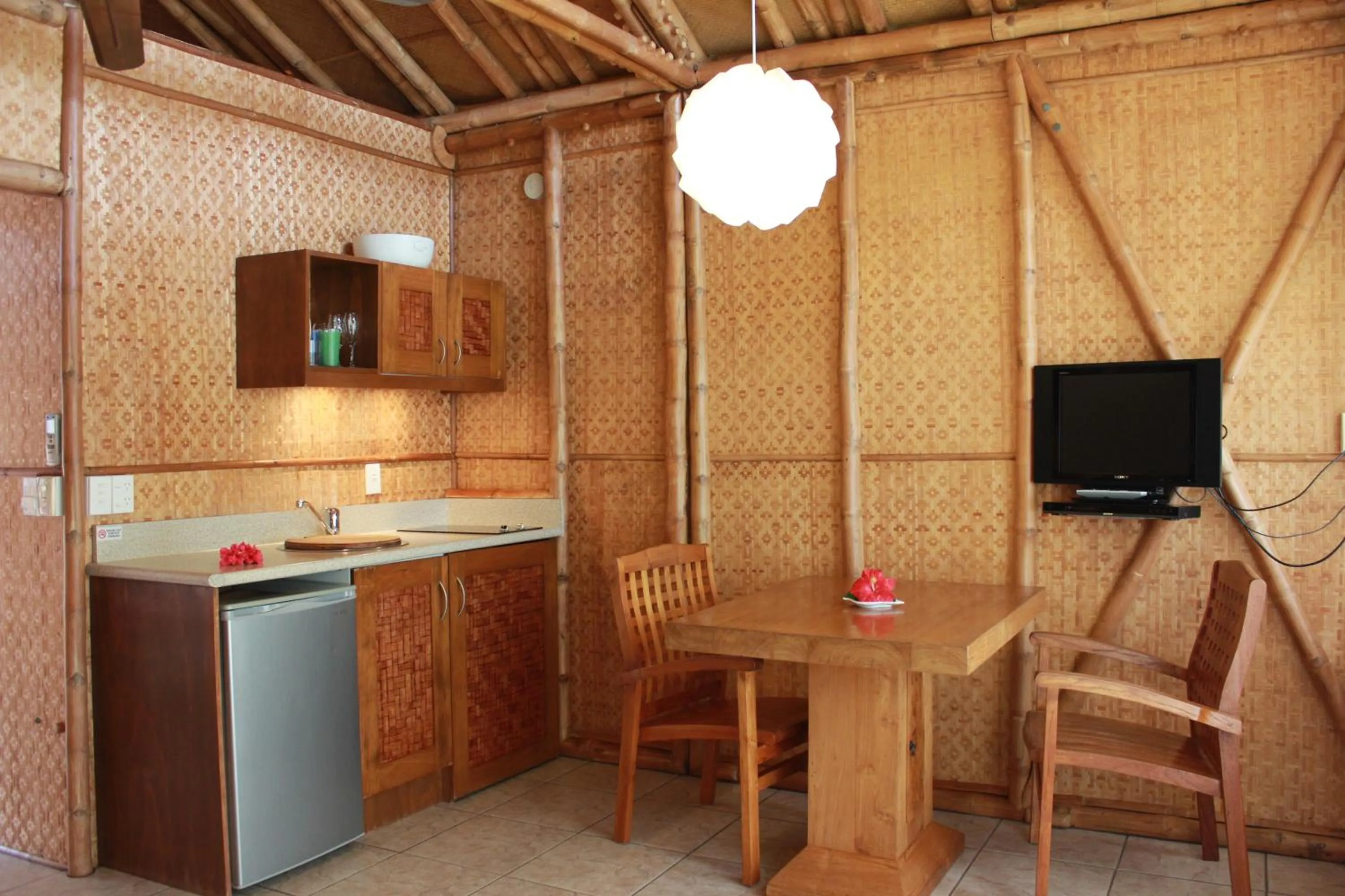 Kitchen or kitchenette in Magic Reef Bungalows