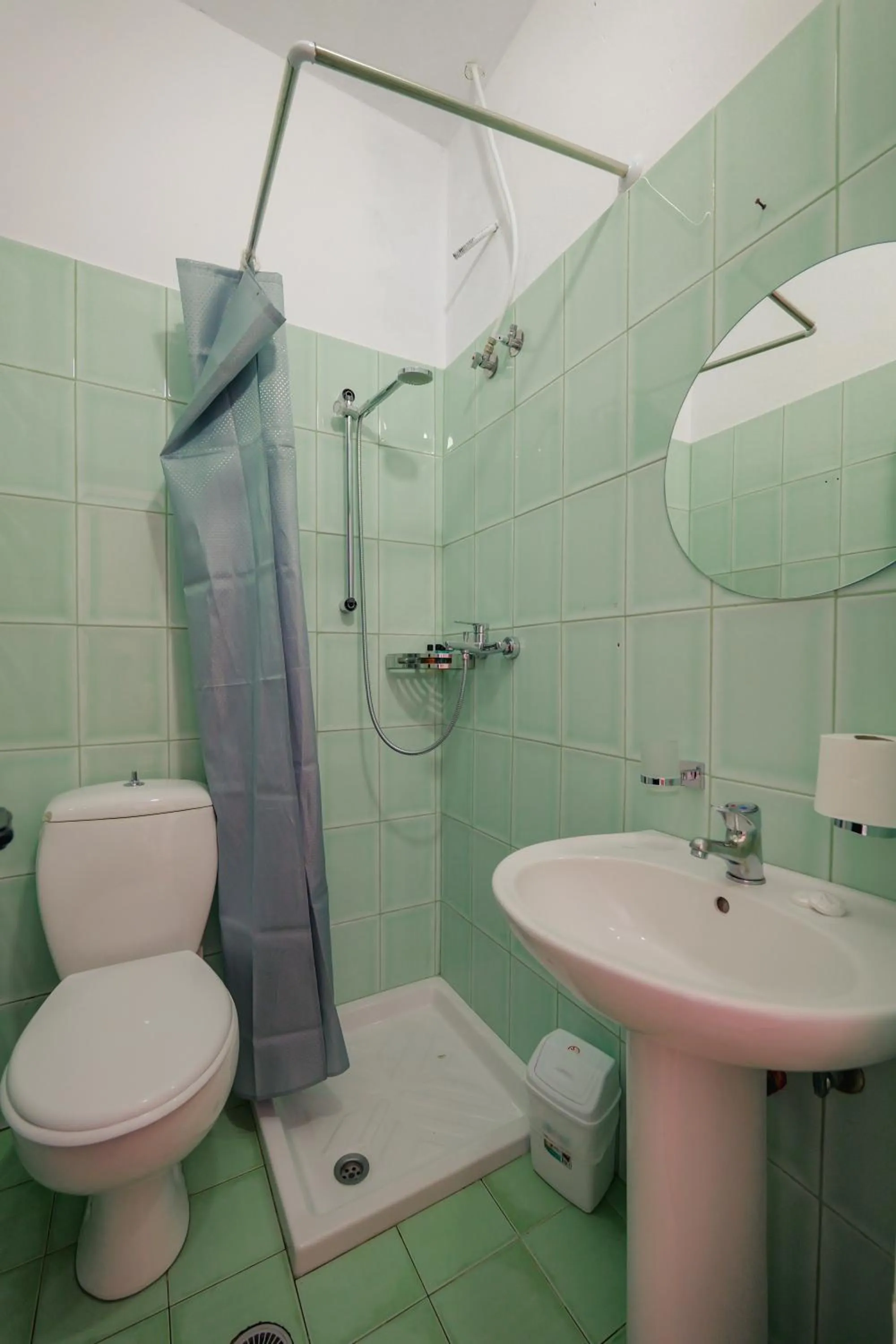 Shower in Hotel Summer