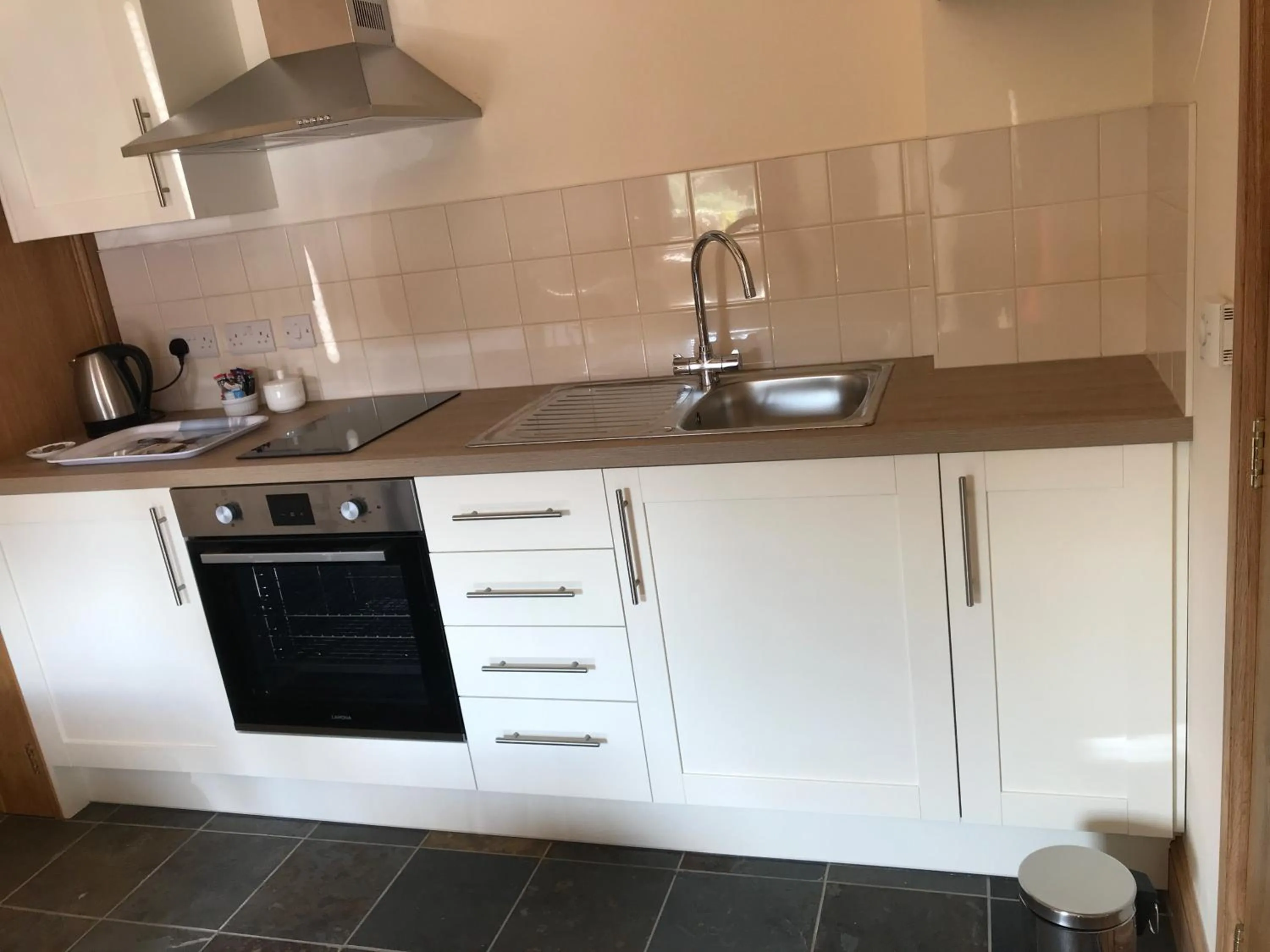 Nuneaton - Cottage - Sleeps 2 - Parking - Garden