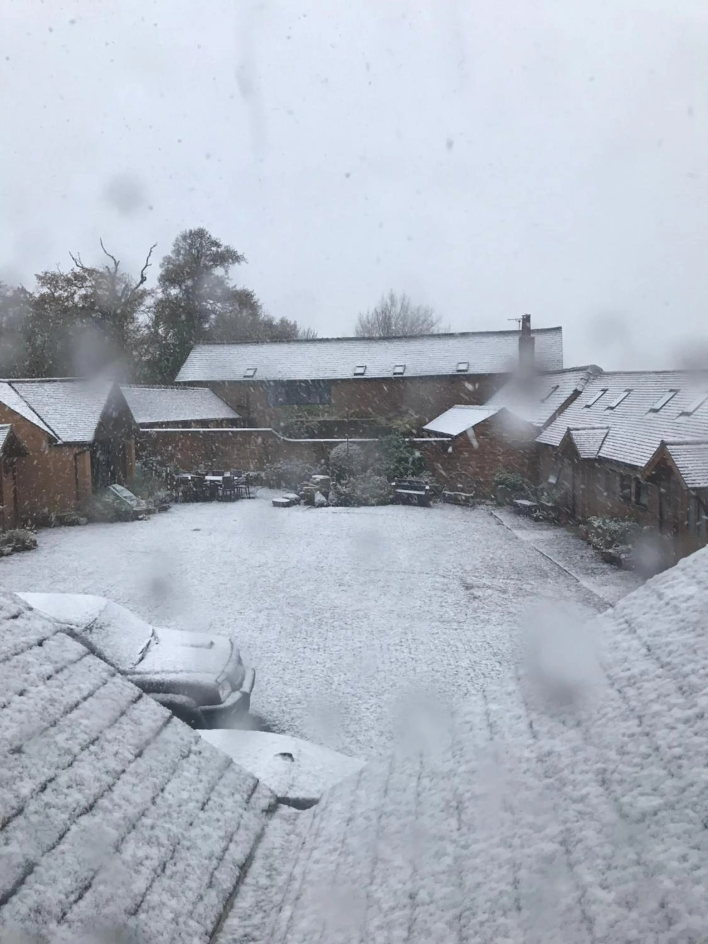 Natural landscape in Nuneaton - Cottage - Sleeps 2 - Parking - Garden