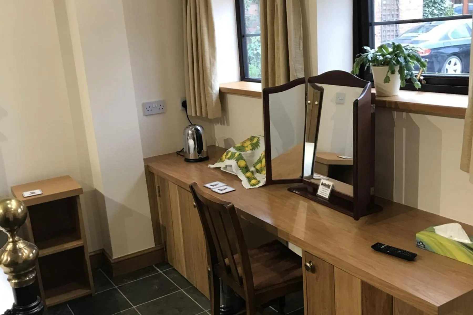 Nuneaton - Cottage - Sleeps 2 - Parking - Garden