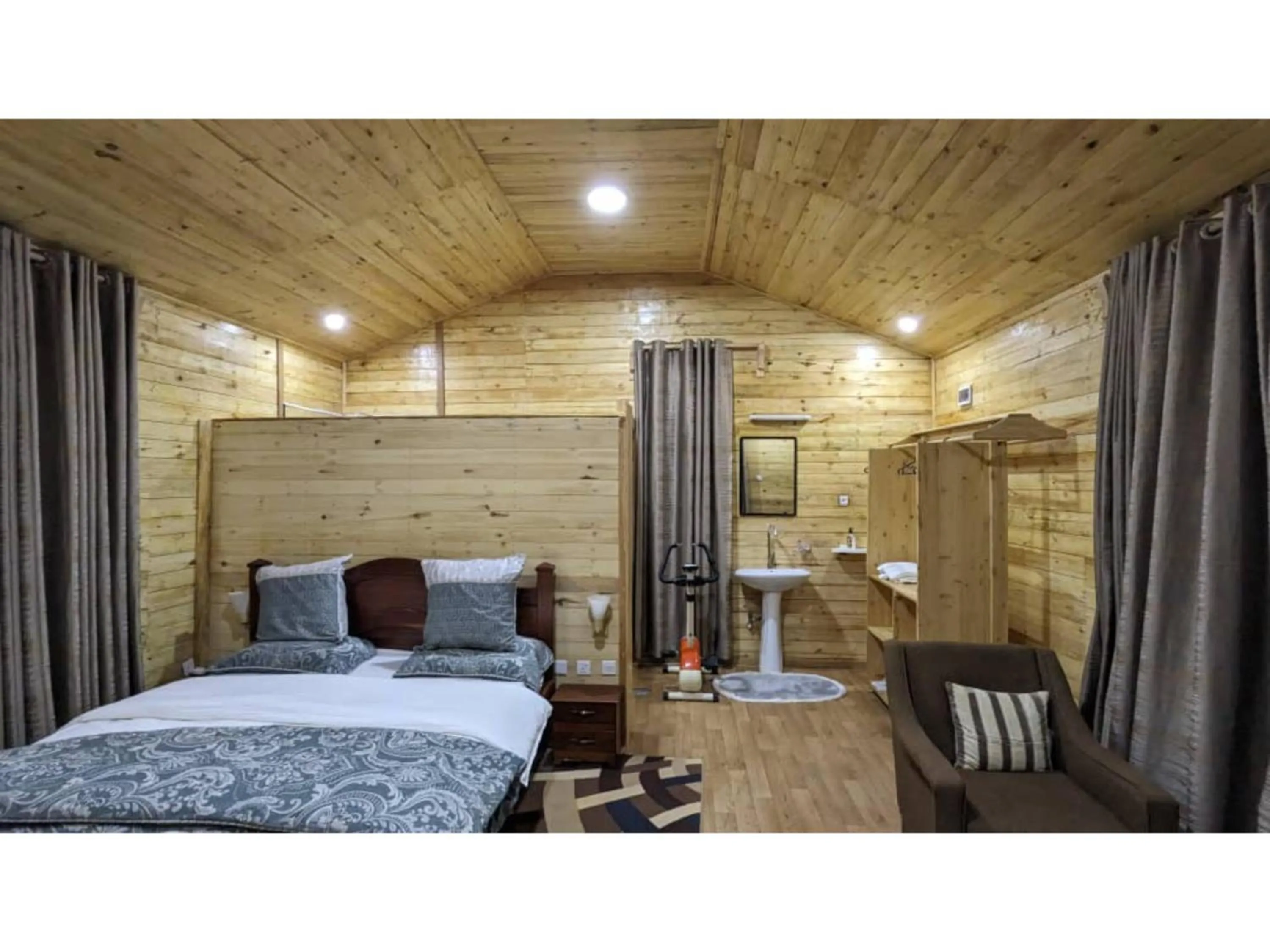 Photo of the whole room, Bed in Maravilla Kivu Eco Resort