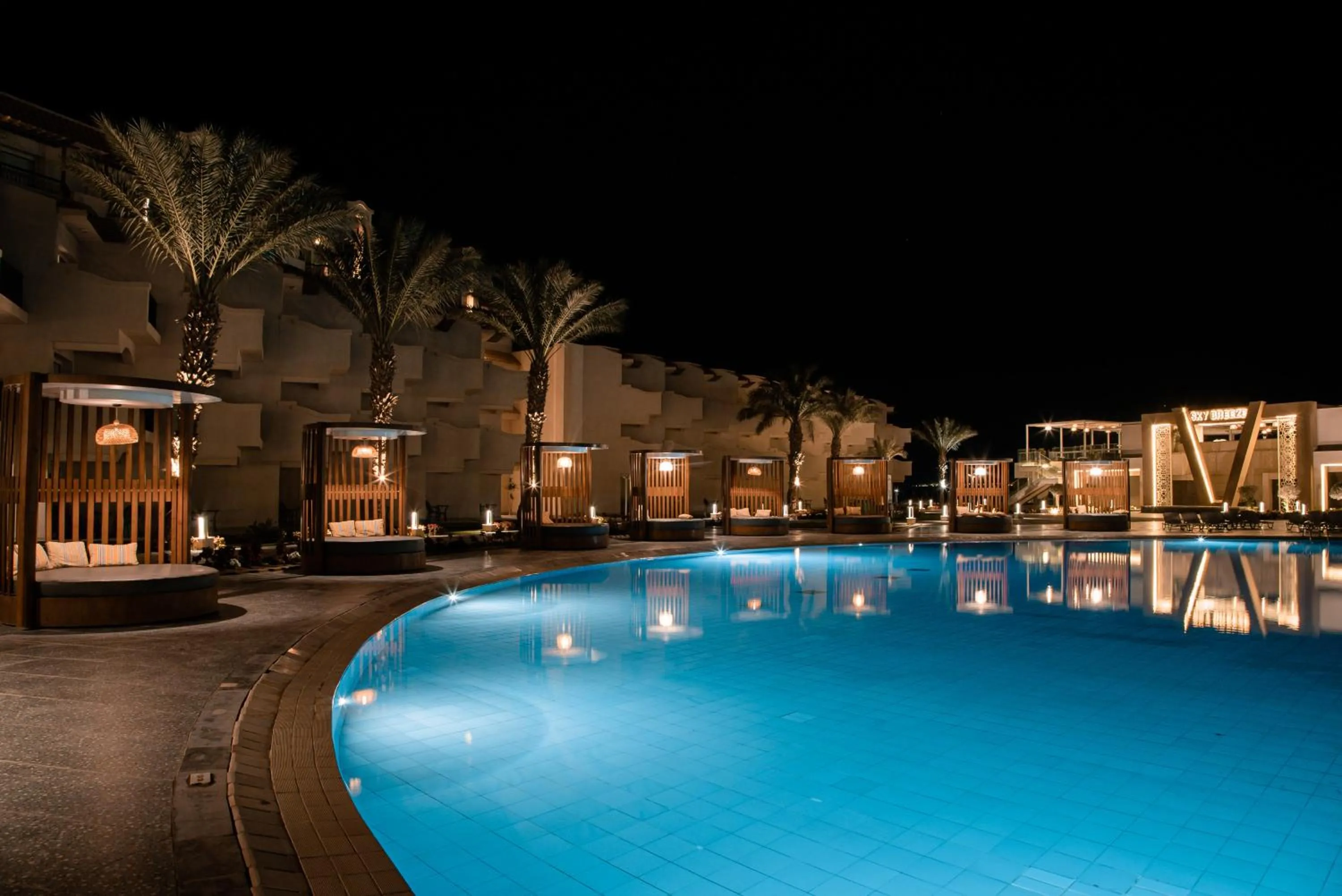 Swimming pool in THE V Luxury Resort Sahl Hasheesh