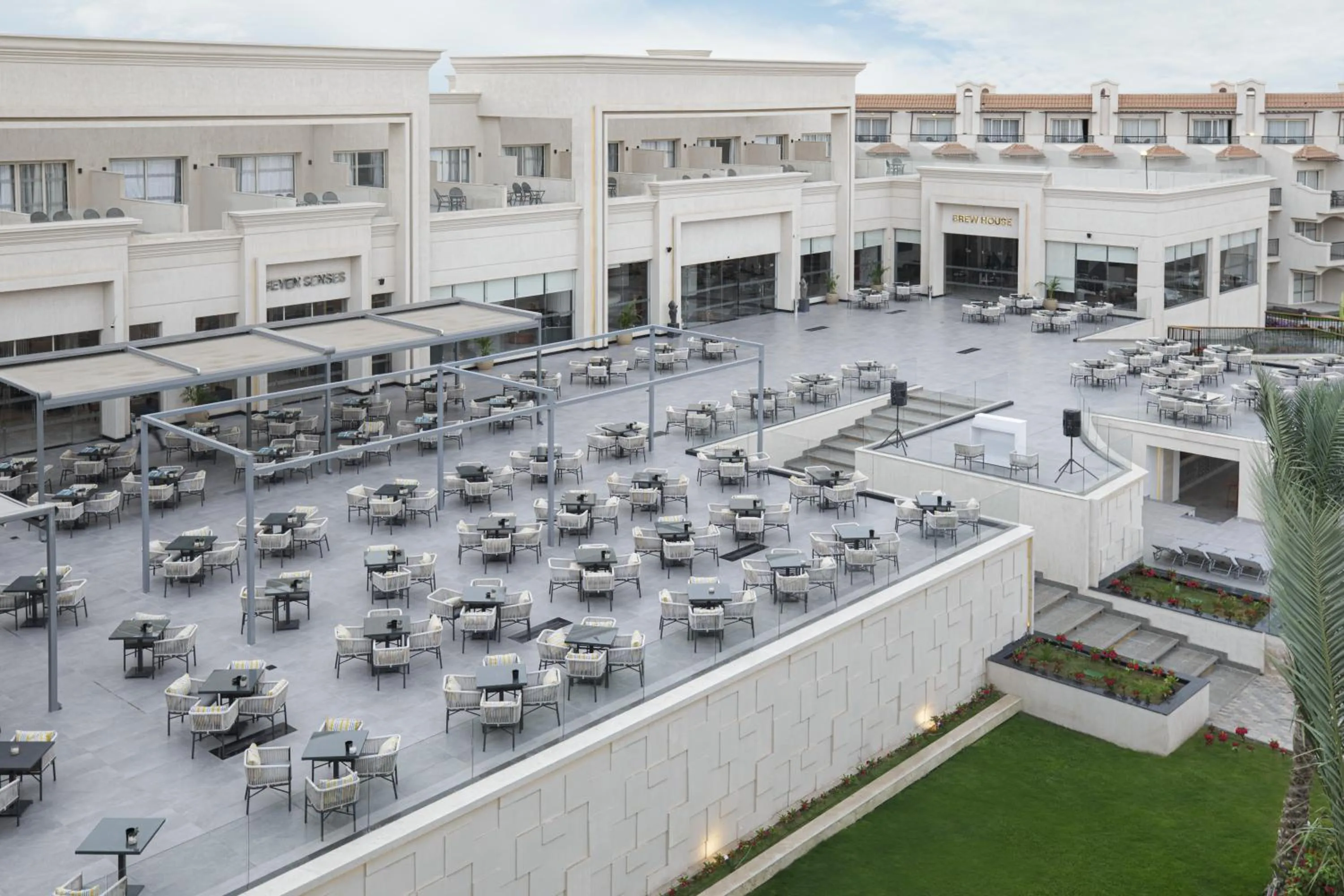 Restaurant/places to eat in THE V Luxury Resort Sahl Hasheesh