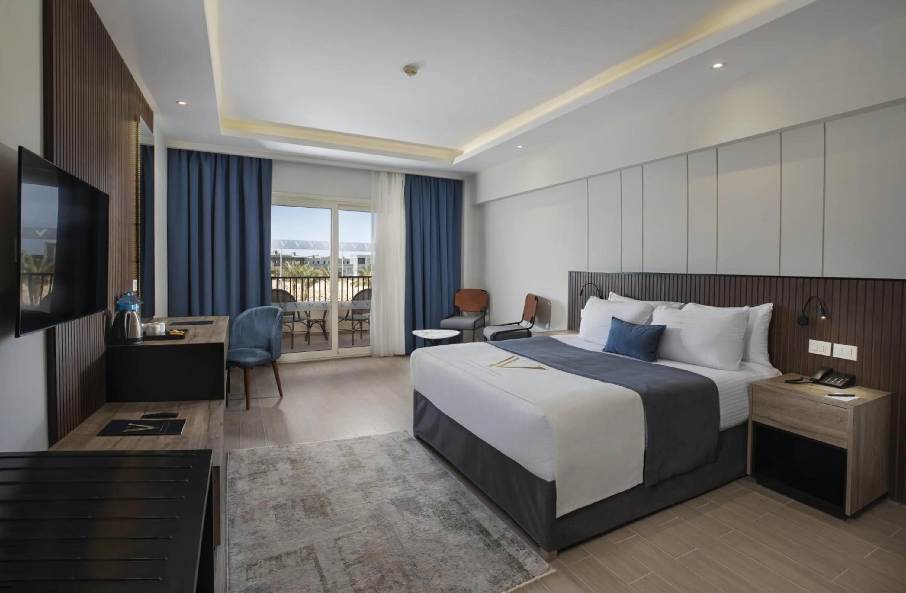 Bedroom, Bed in THE V Luxury Resort Sahl Hasheesh