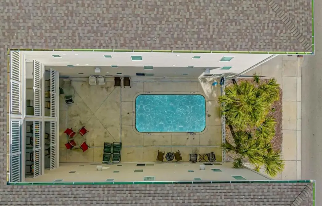 Stunning Ocean Breeze Luxury Villas 4D-Across The Street From The Ocean! Sleeps 10 guests!