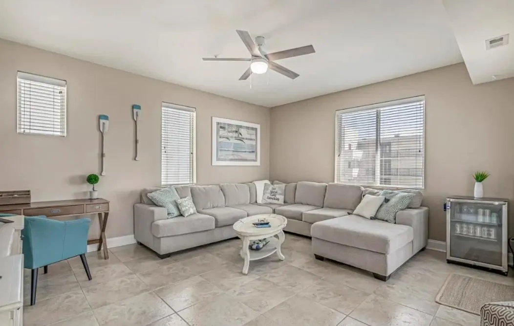 Stunning Ocean Breeze Luxury Villas 4D-Across The Street From The Ocean! Sleeps 10 guests!