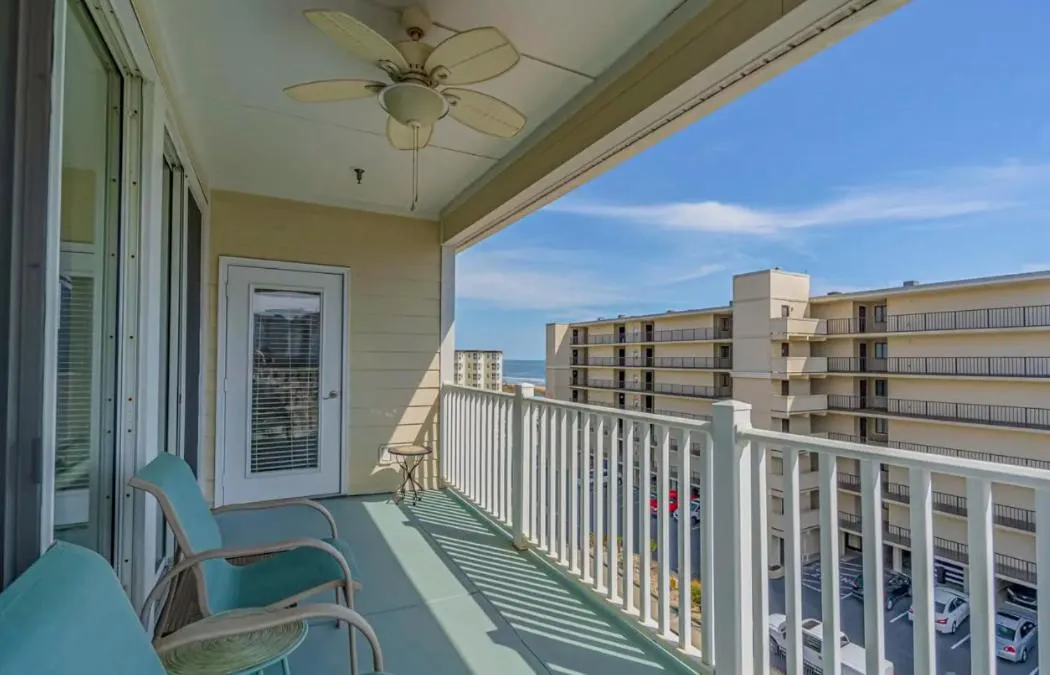 Stunning Ocean Breeze Luxury Villas 4D-Across The Street From The Ocean! Sleeps 10 guests!