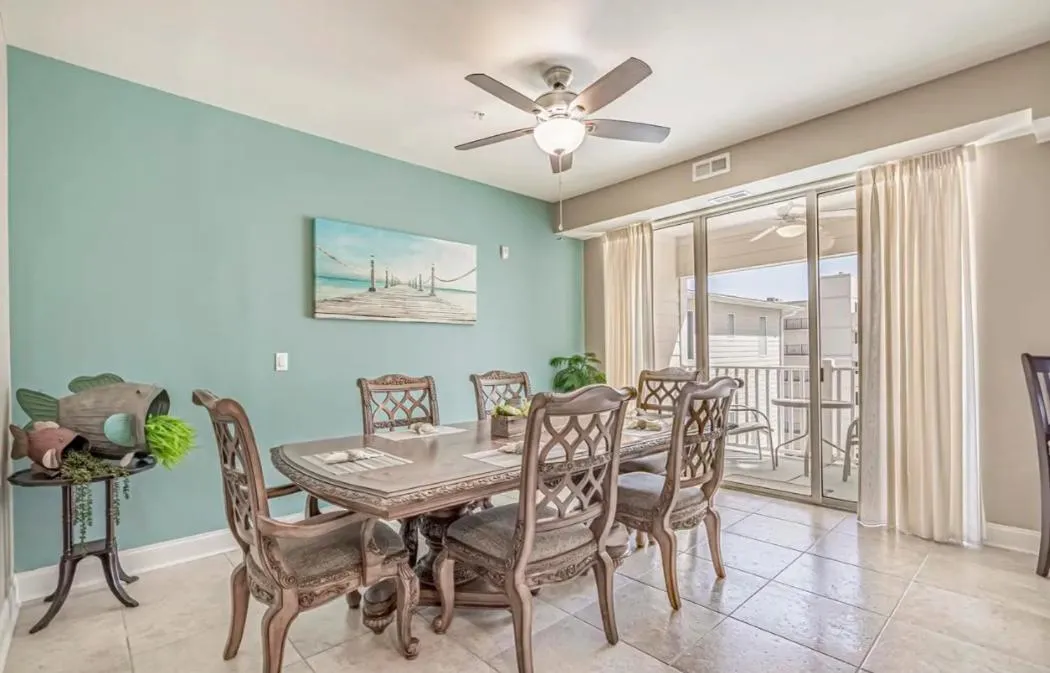 Stunning Ocean Breeze Luxury Villas 4D-Across The Street From The Ocean! Sleeps 10 guests!