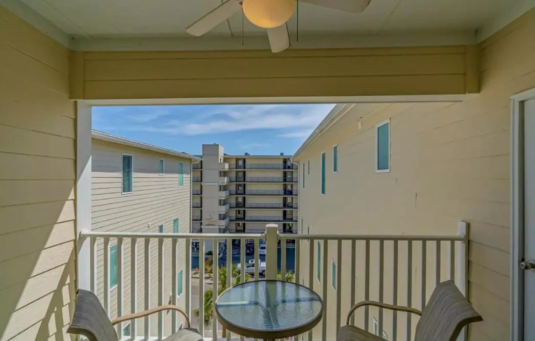 Stunning Ocean Breeze Luxury Villas 4D-Across The Street From The Ocean! Sleeps 10 guests!