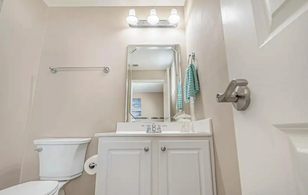 Stunning Ocean Breeze Luxury Villas 4D-Across The Street From The Ocean! Sleeps 10 guests!