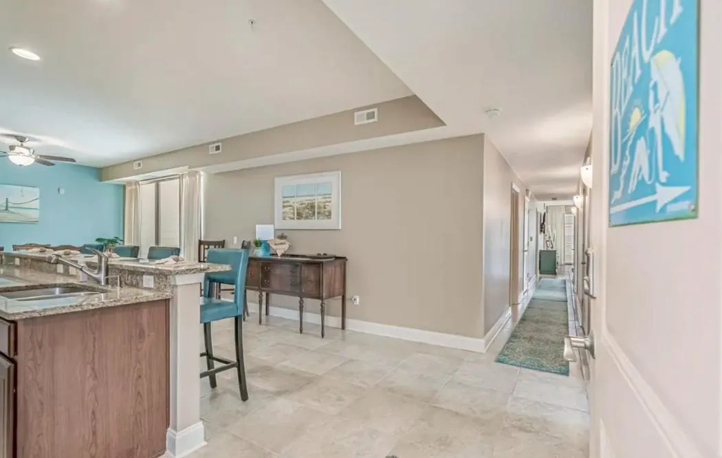 Stunning Ocean Breeze Luxury Villas 4D-Across The Street From The Ocean! Sleeps 10 guests!