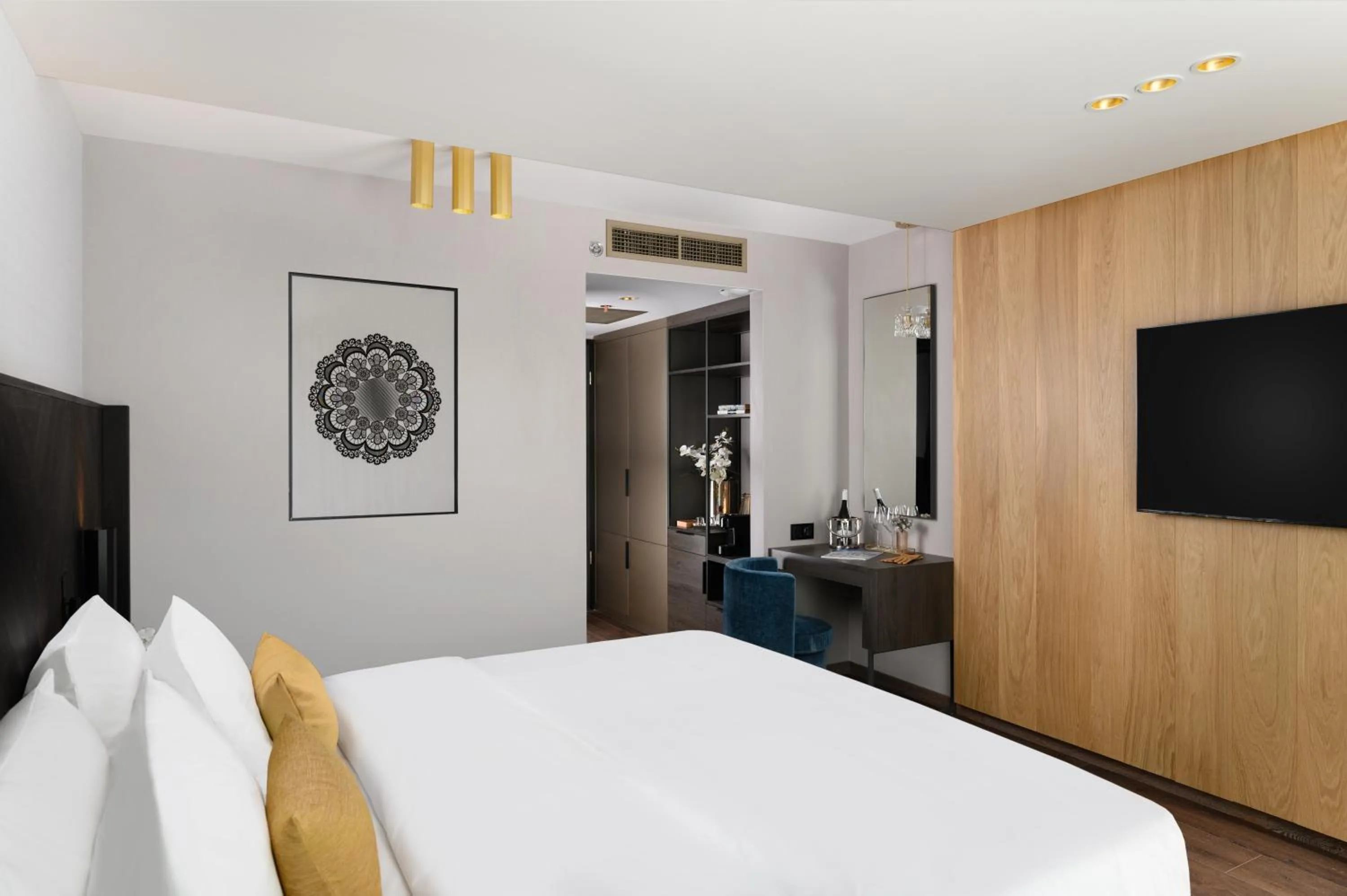 Photo of the whole room, Bed in Hotel Vinifera Wine & Spa 5 Stars Superior