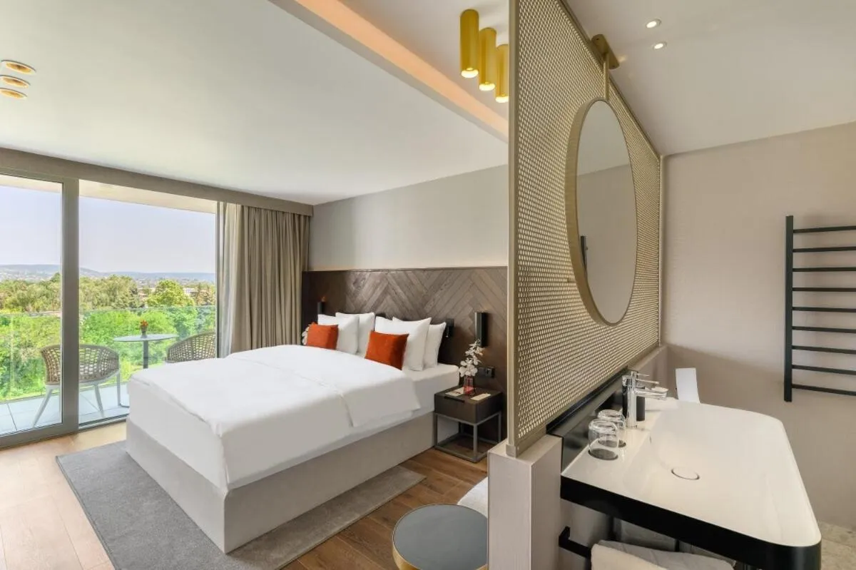 Bed in Hotel Vinifera Wine & Spa 5 Stars Superior