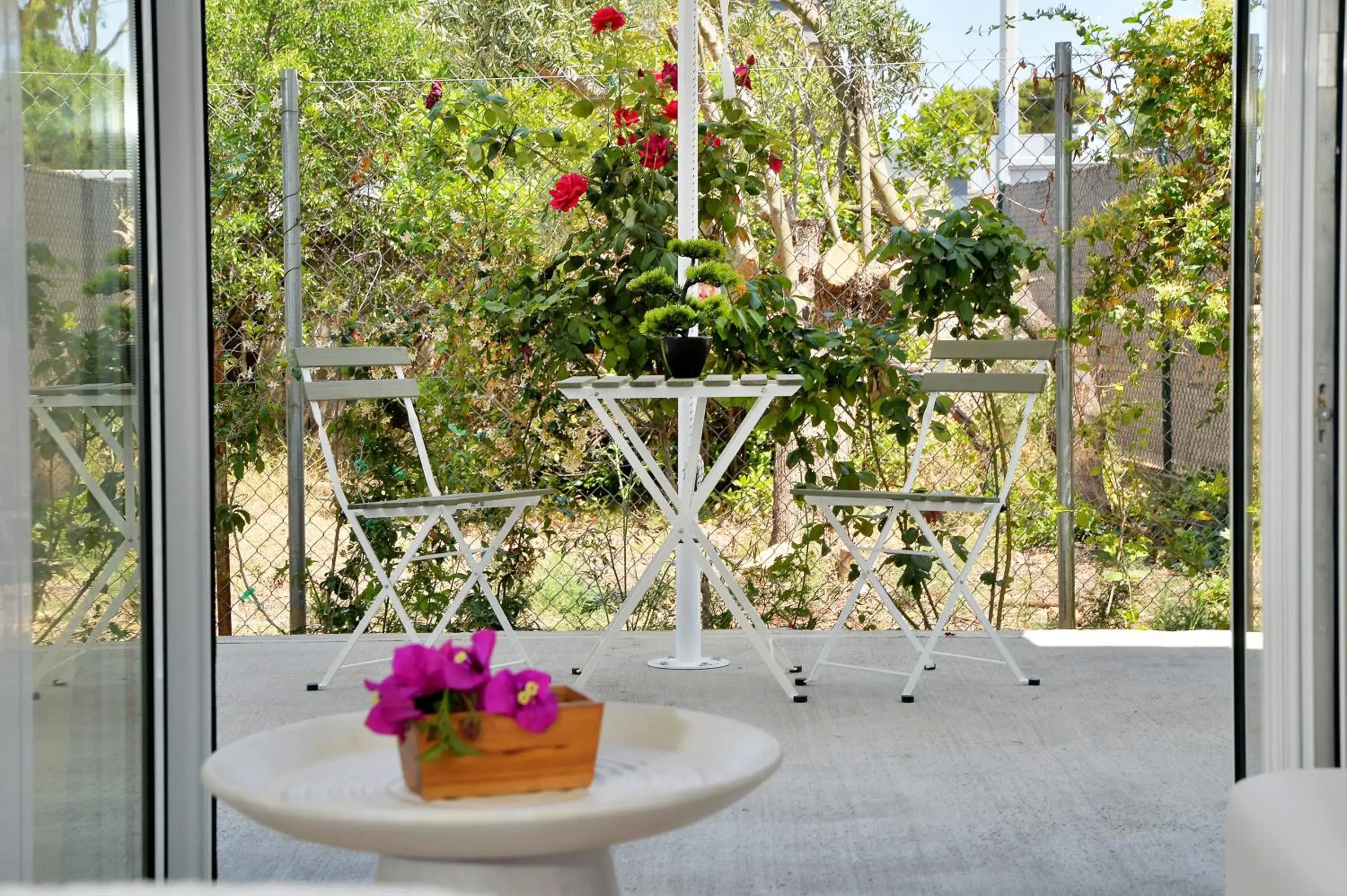 Double Room with Garden View in Alekos Luxury Suites - Free 24hr Transformation From To Airport Double Room with Garden View in Alekos Luxury Suites - Free 24hr Transformation From To Airport