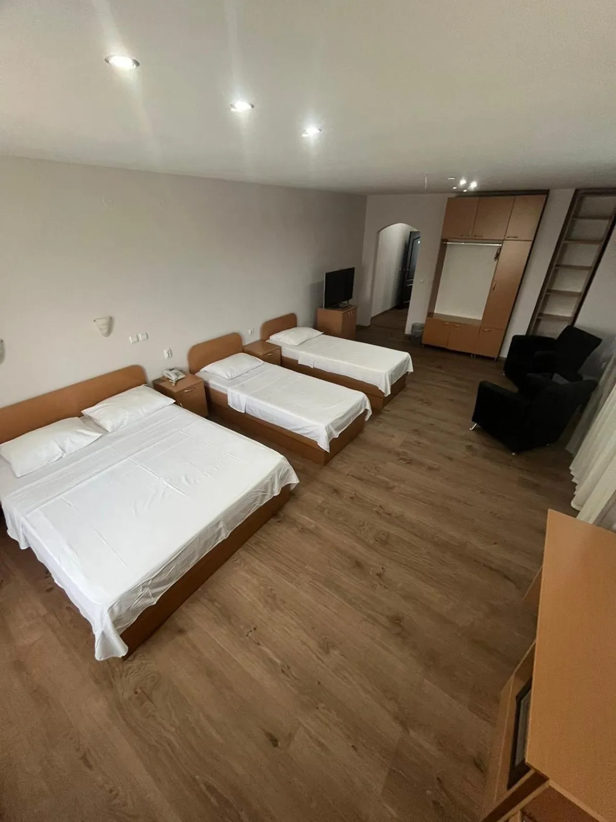 Photo of the whole room, Bed in Hotel Elegance