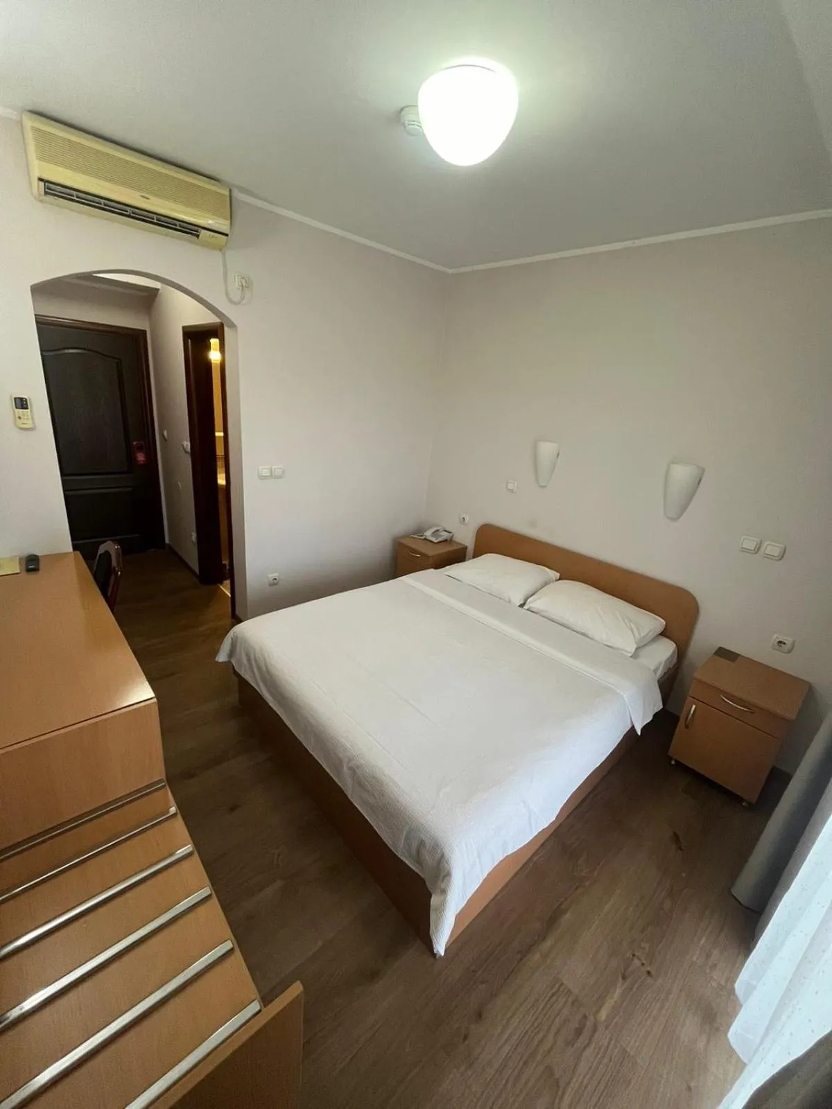 Photo of the whole room, Bed in Hotel Elegance