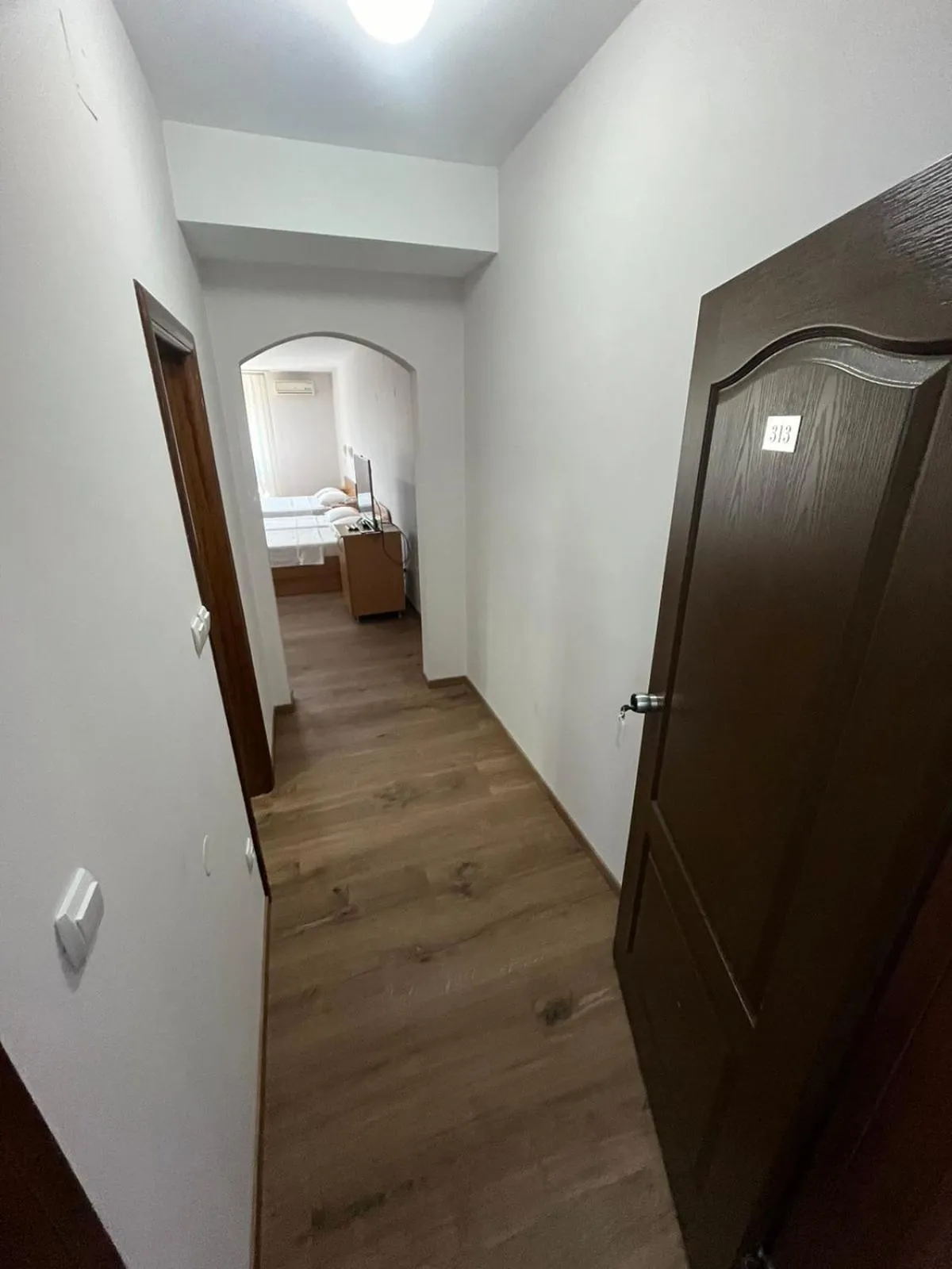 Photo of the whole room in Hotel Elegance