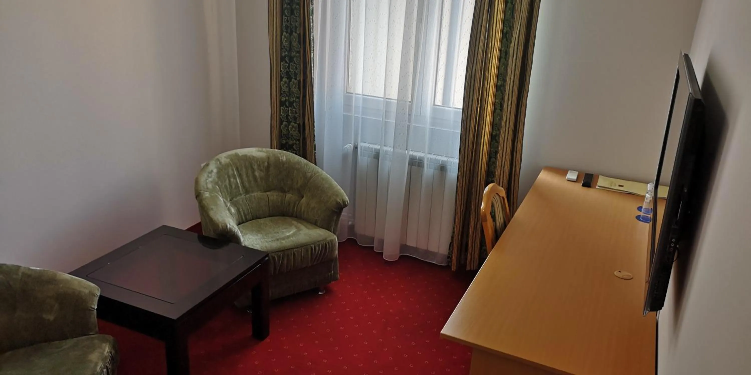 Photo of the whole room in Hotel Elegance