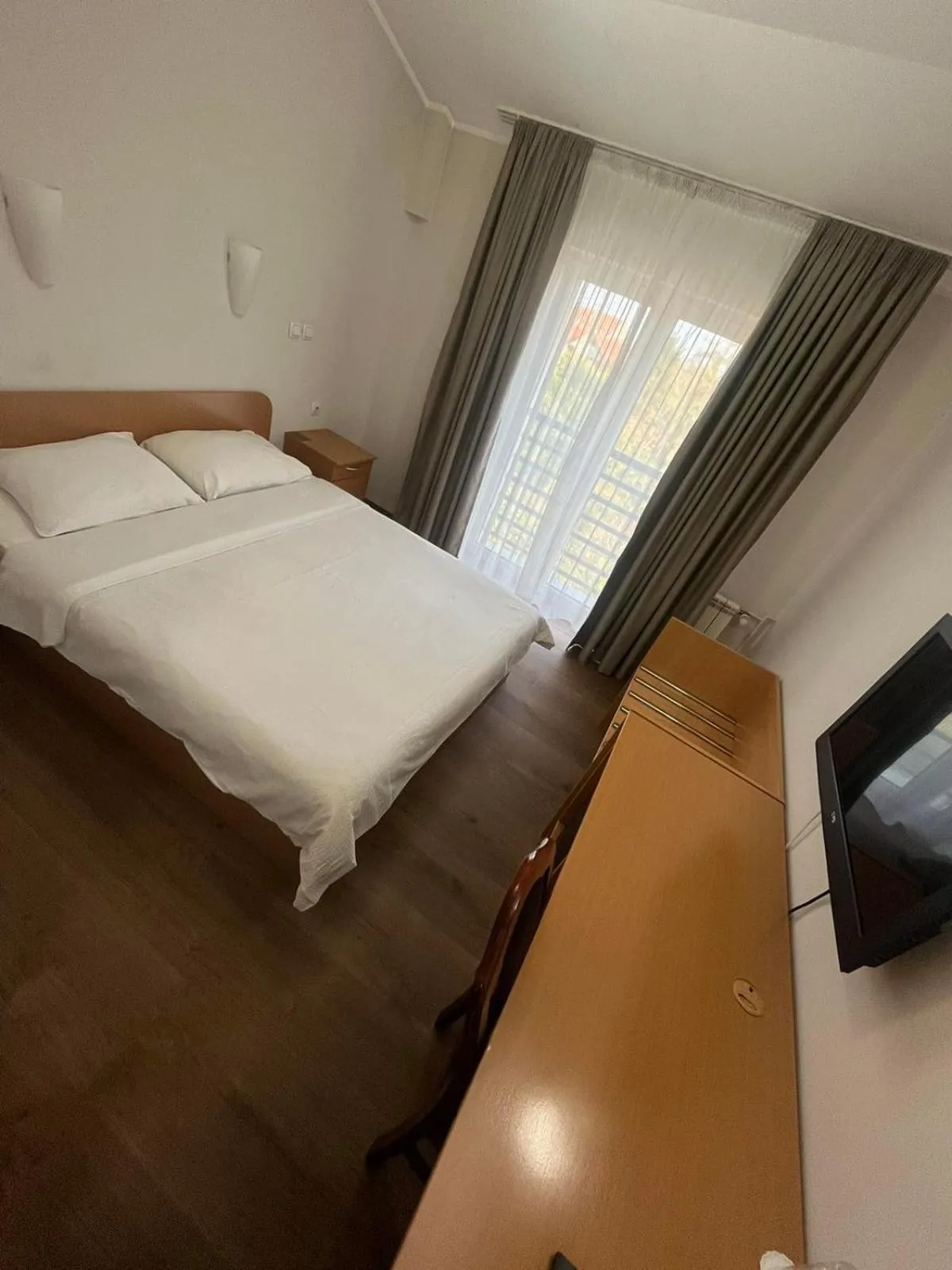 Photo of the whole room, Bed in Hotel Elegance