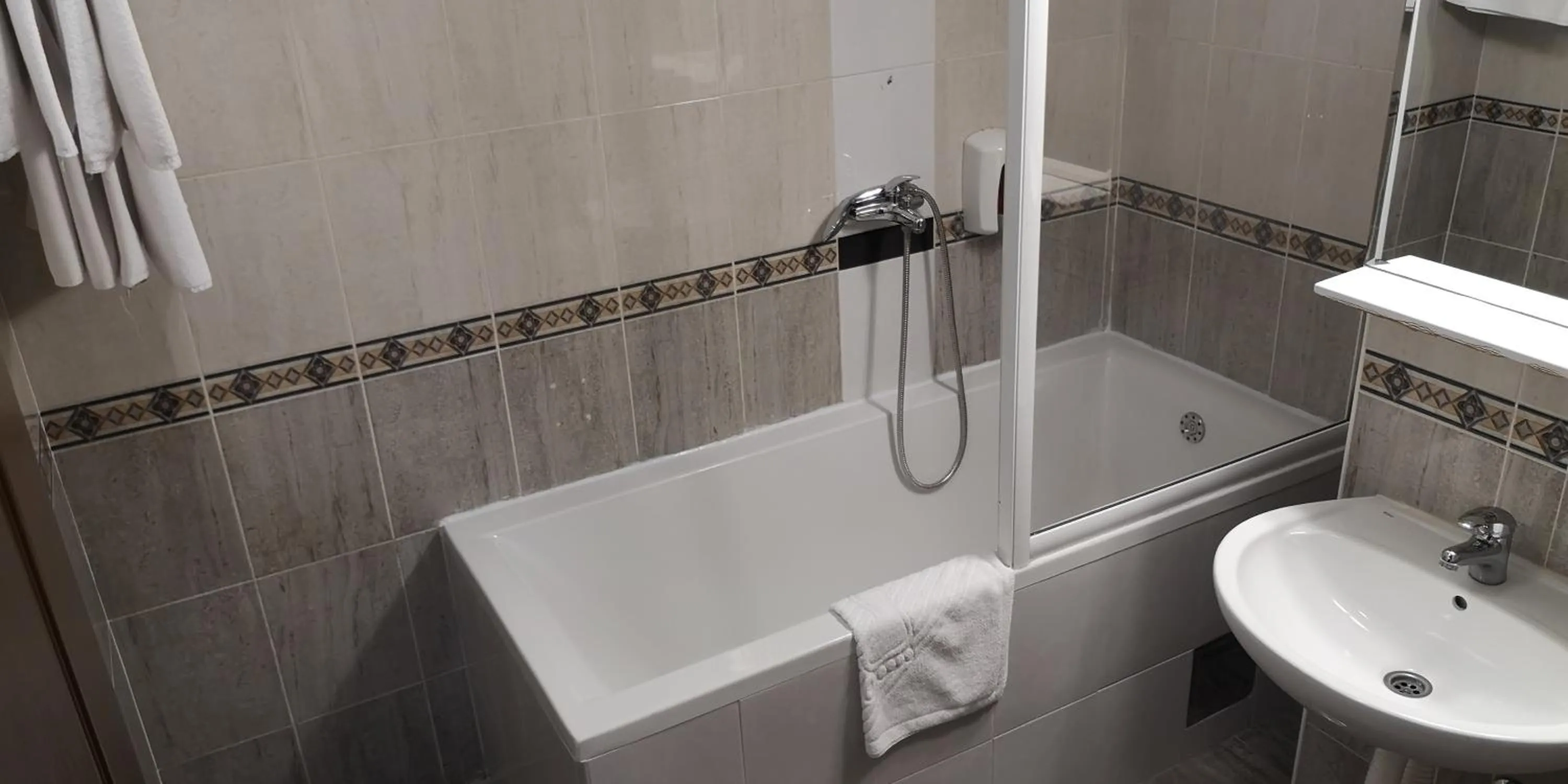 Bathroom in Hotel Elegance