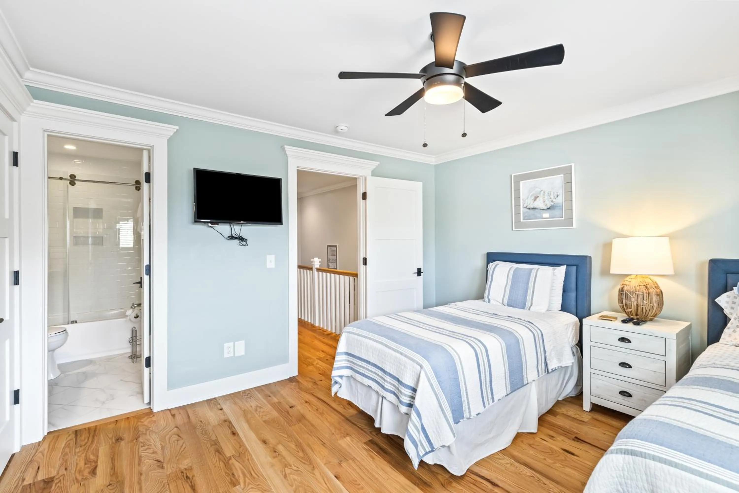 Bedroom, Bed in Beach Club Villa 31 - Luxurious Oceanfront - Beach Walkout