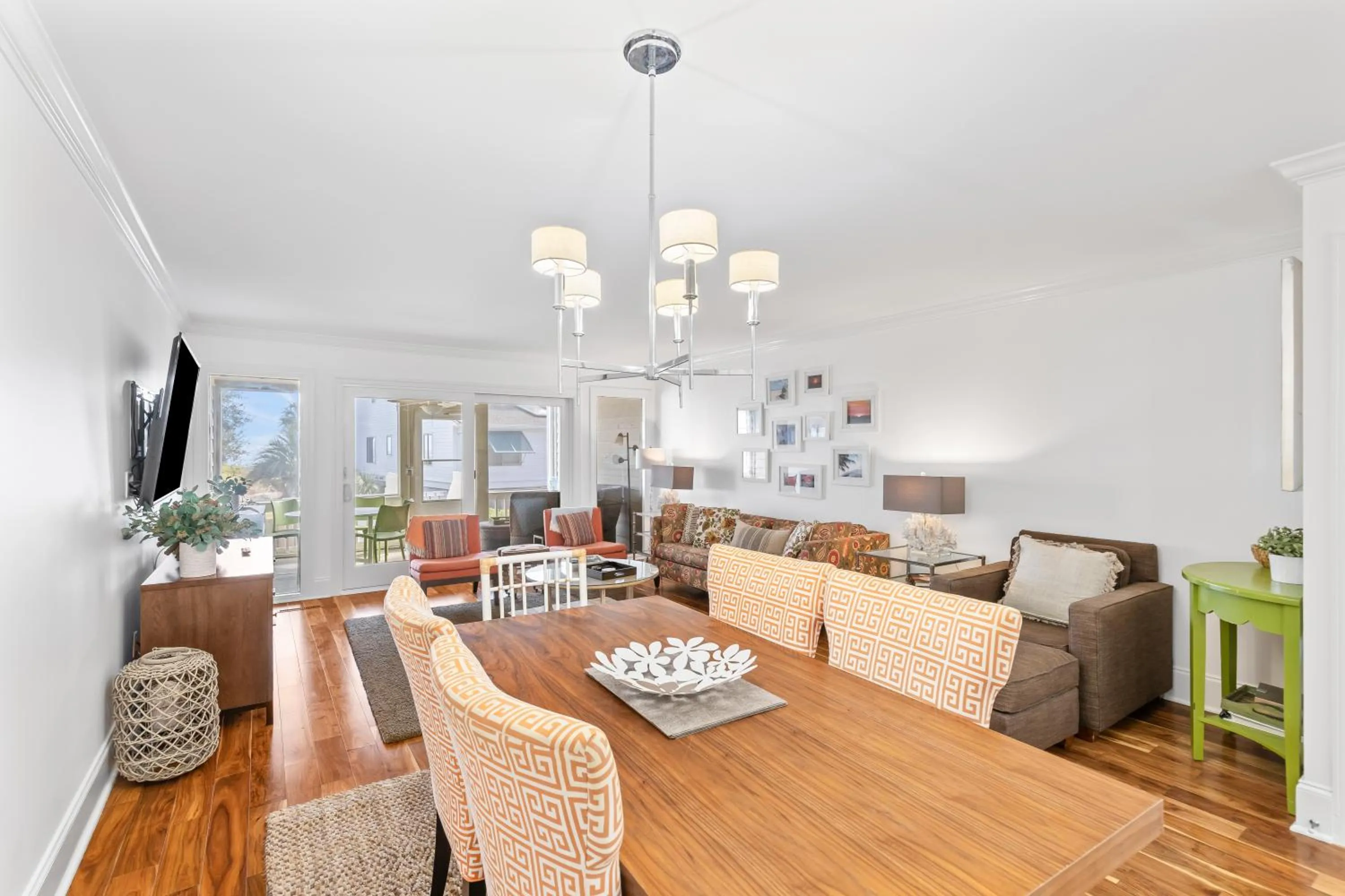 Dining area in Beach Club Villa 27 - Oceanview Walkout by Beach and Pool